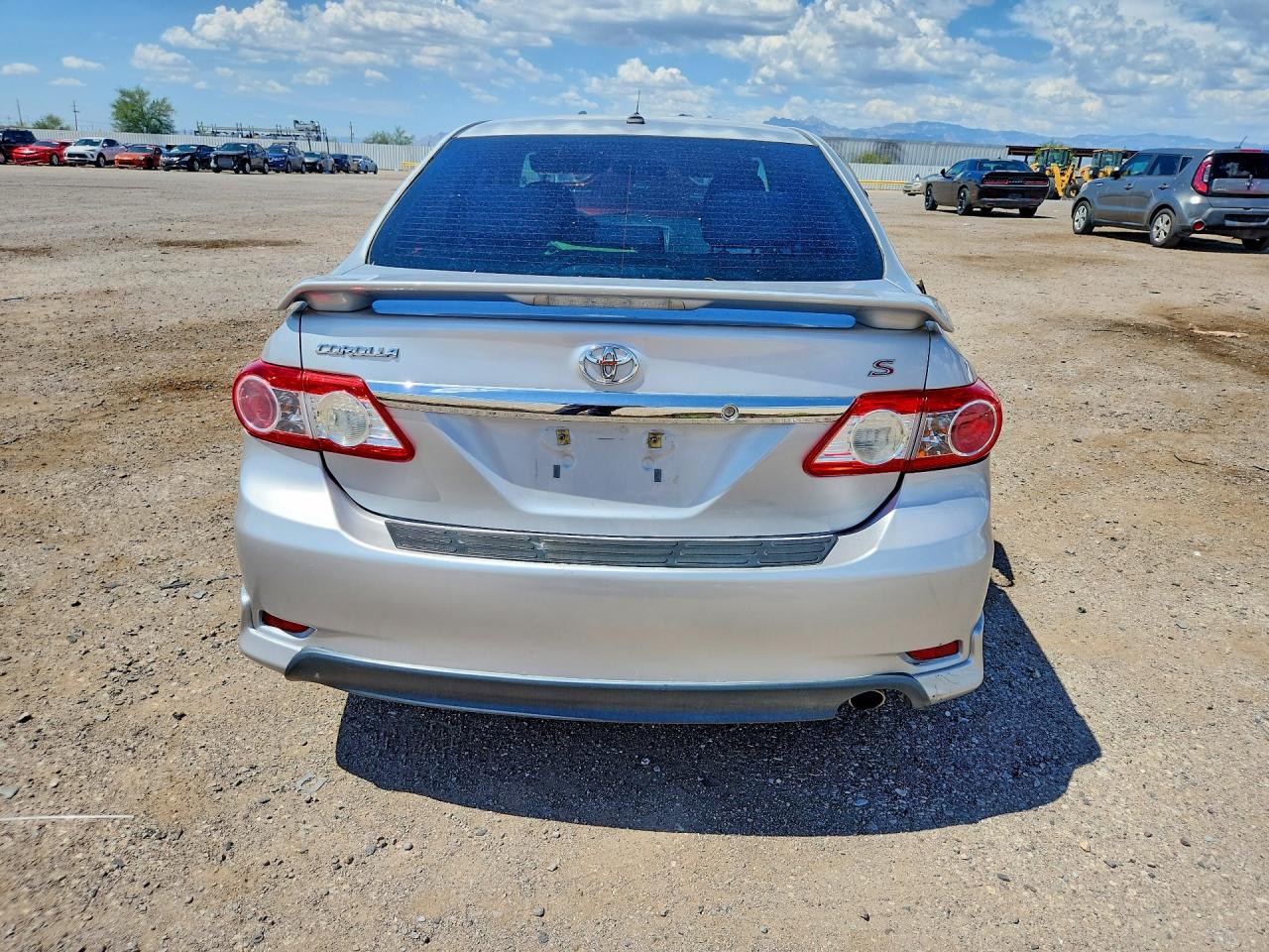 2011 Toyota Corolla S Серебряный vin: 2T1BU4EE2BC709403