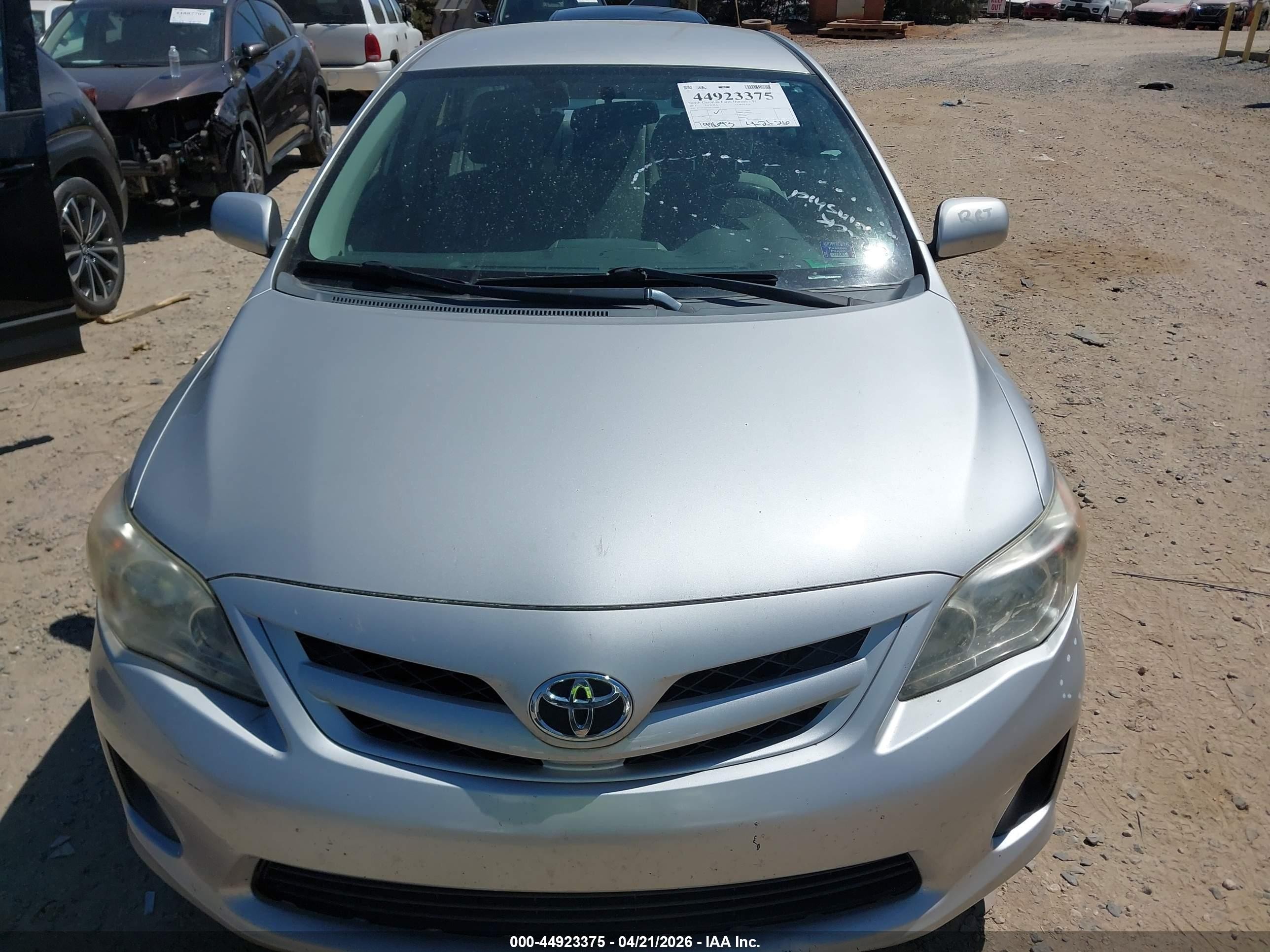 2011 Toyota Corolla Le Silver vin: 2T1BU4EE2BC727965