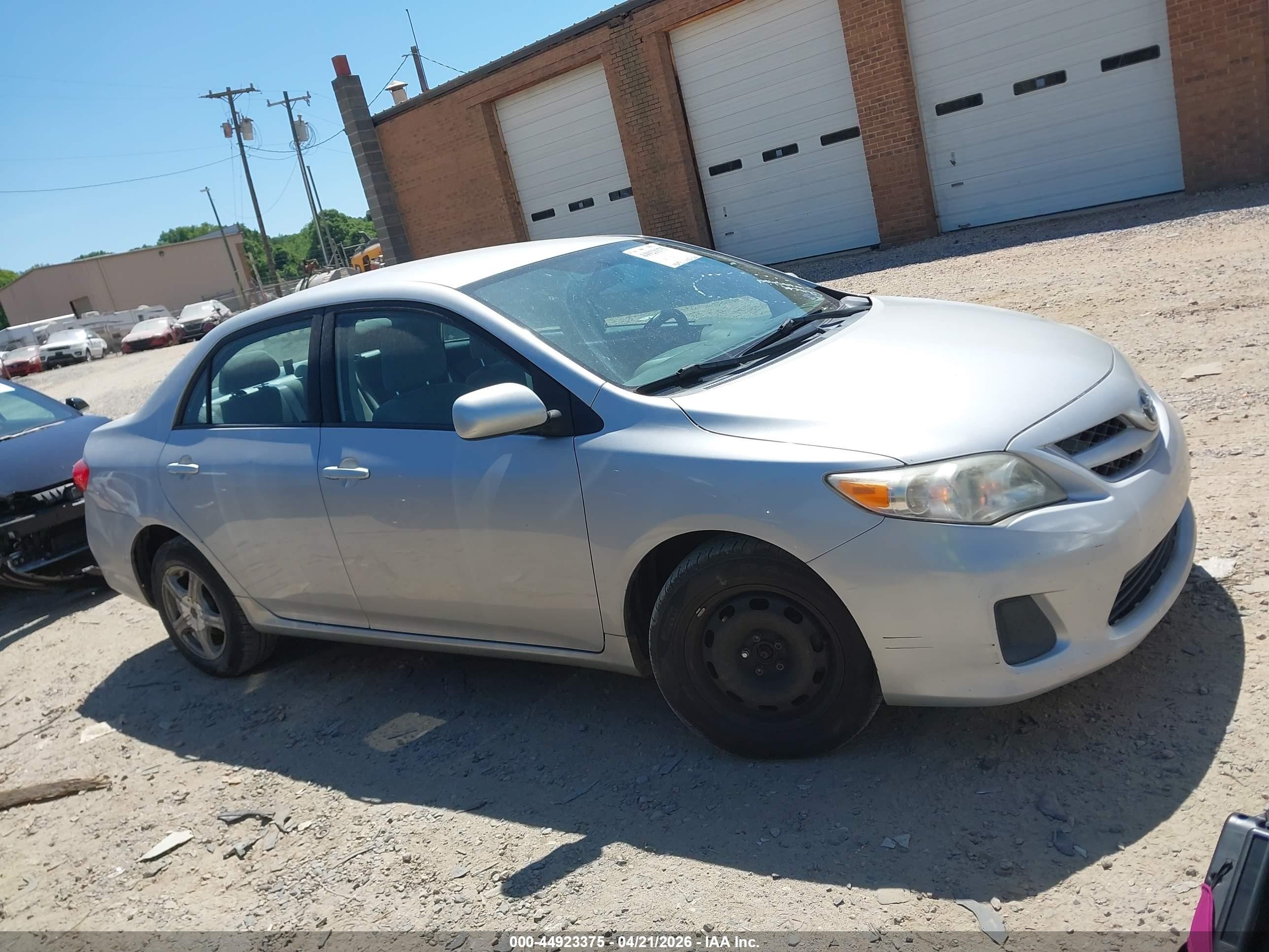 2011 Toyota Corolla Le Silver vin: 2T1BU4EE2BC727965