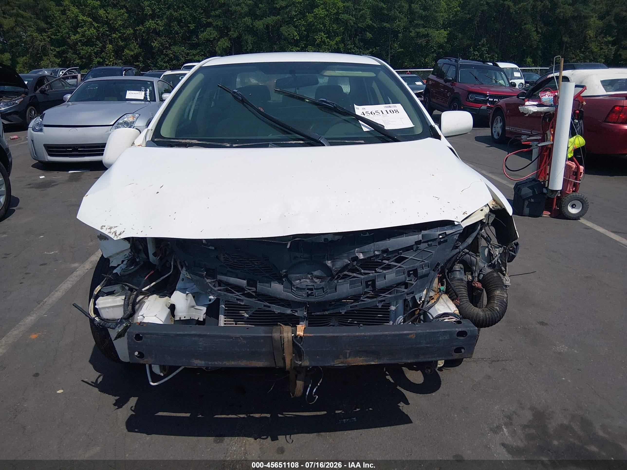 2011 Toyota Corolla Le White vin: 2T1BU4EE2BC730414