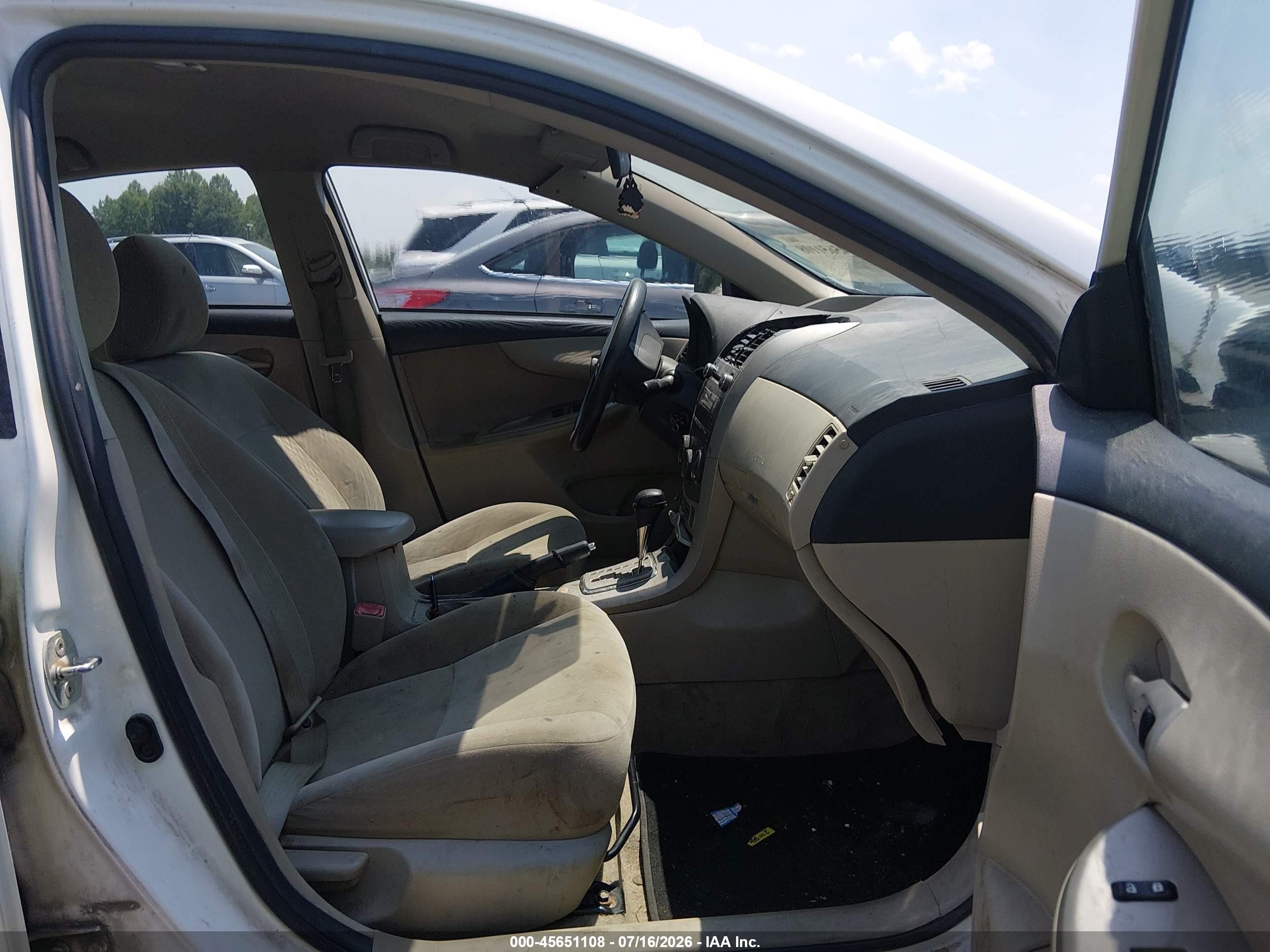 2011 Toyota Corolla Le White vin: 2T1BU4EE2BC730414