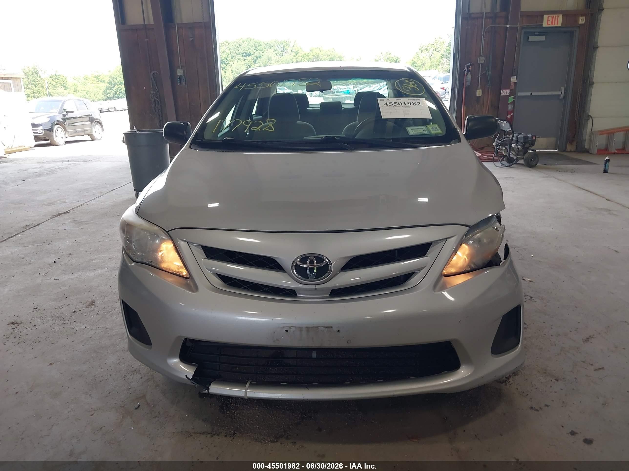 2011 Toyota Corolla   Silver vin: 2T1BU4EE2BC733068