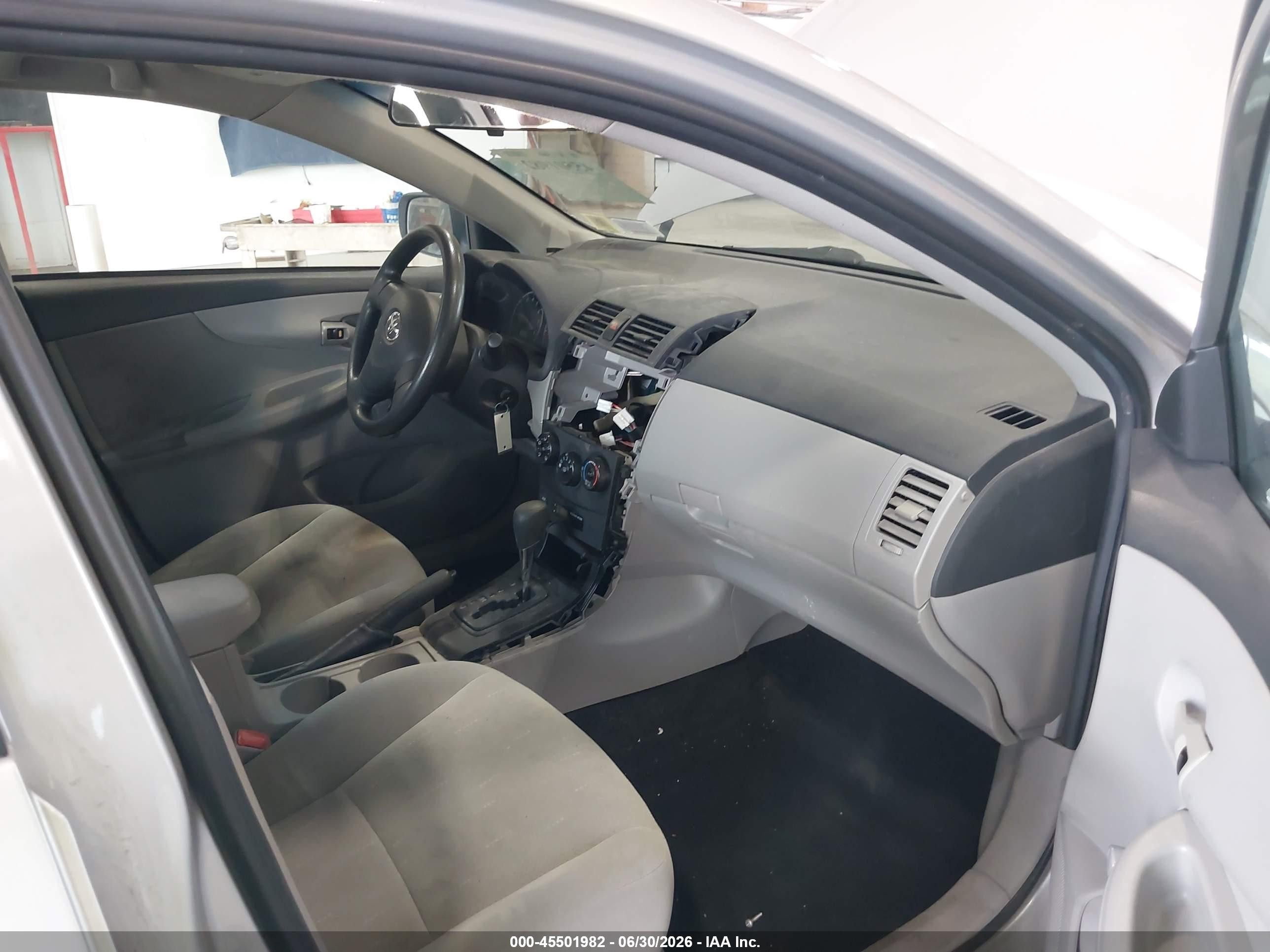 2011 Toyota Corolla   Silver vin: 2T1BU4EE2BC733068