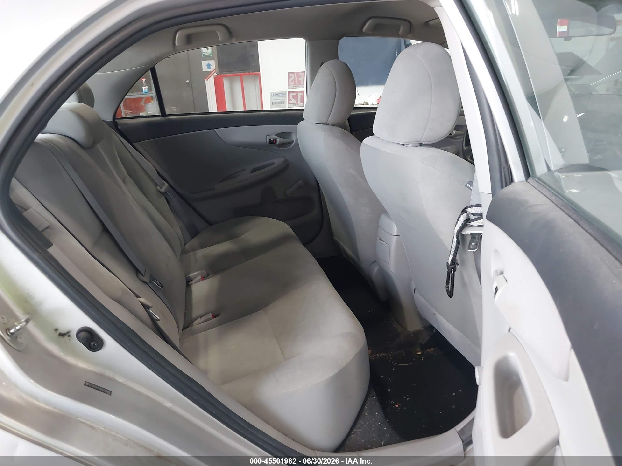 2011 Toyota Corolla   Silver vin: 2T1BU4EE2BC733068
