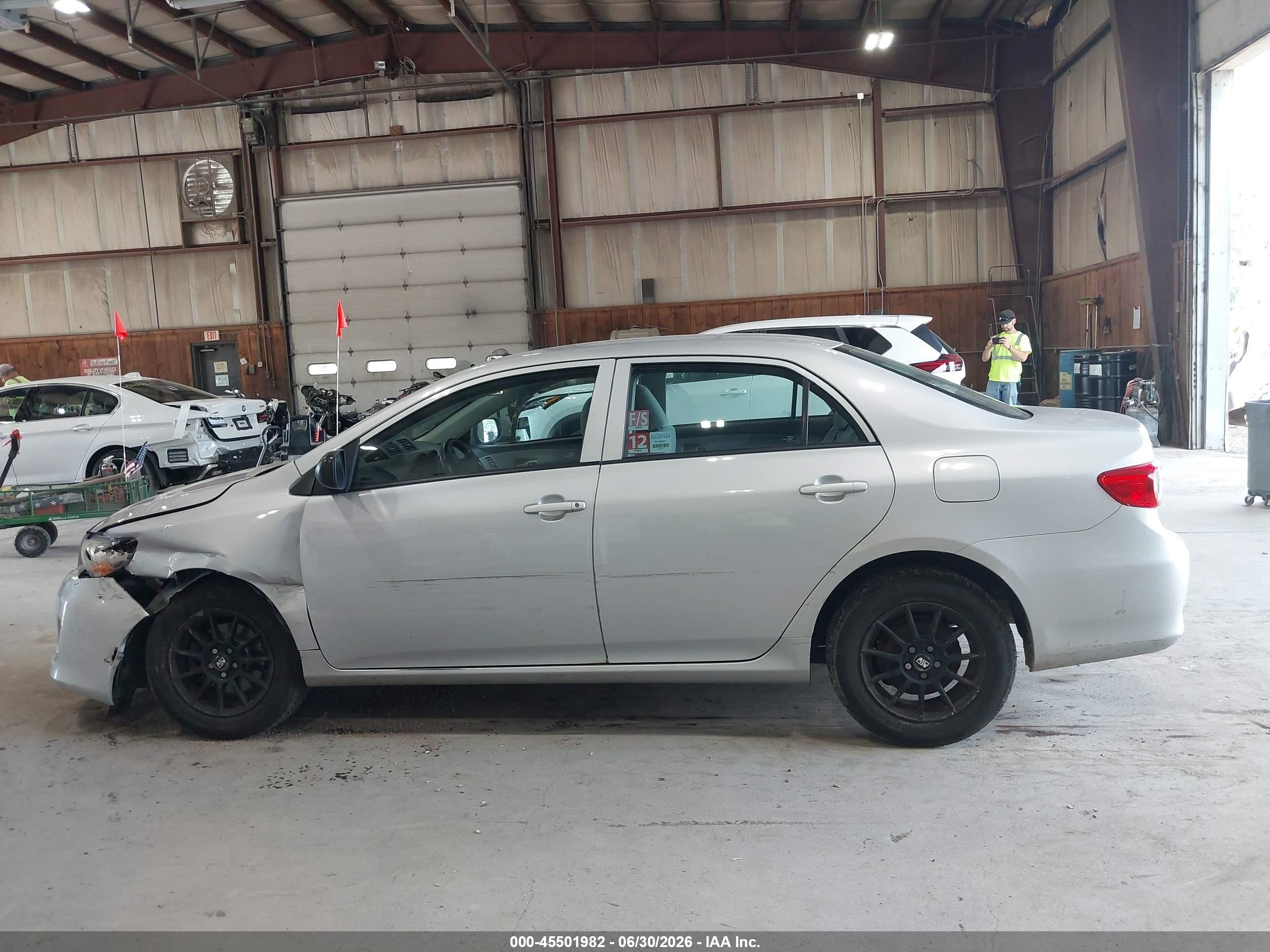 2011 Toyota Corolla   Silver vin: 2T1BU4EE2BC733068