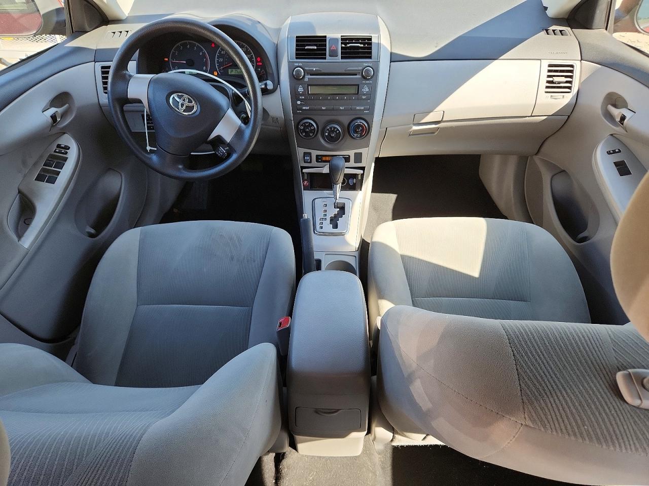 2011 Toyota Corolla Le Красный vin: 2T1BU4EE2BC741817