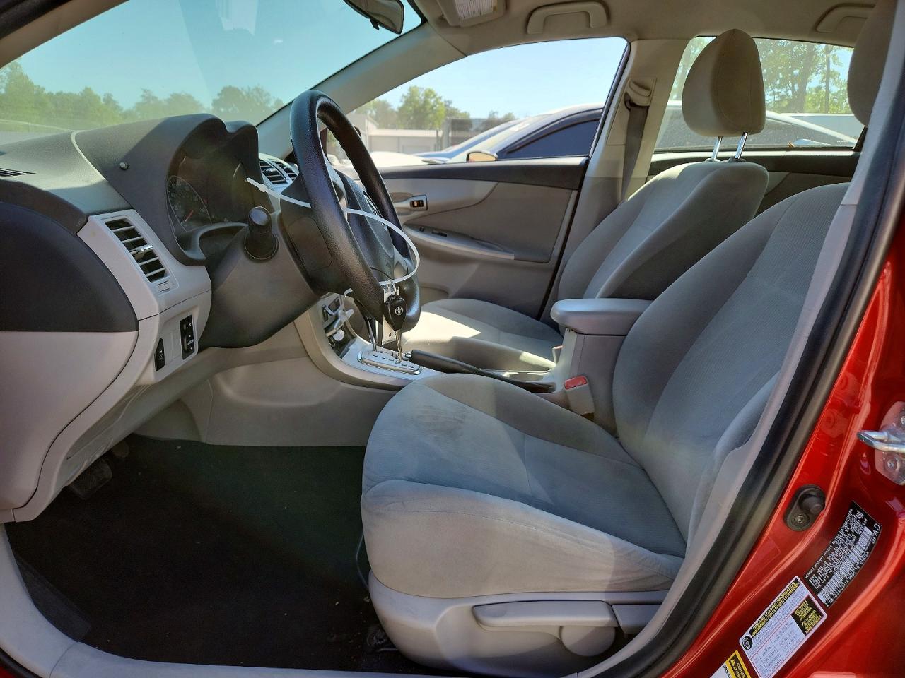 2011 Toyota Corolla Le Красный vin: 2T1BU4EE2BC741817