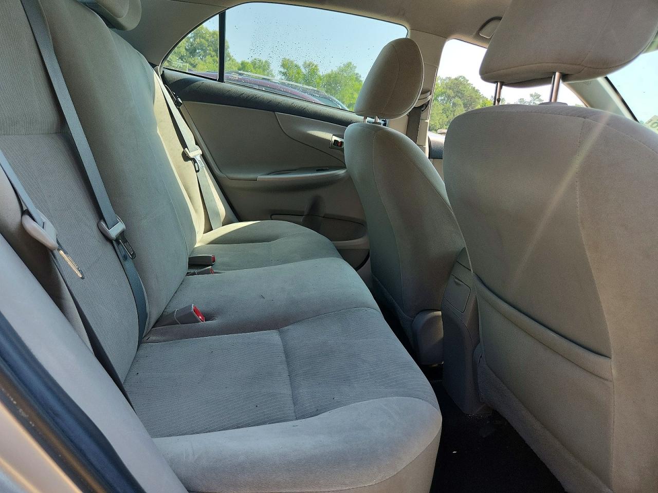 2012 Toyota Corolla Le Silver vin: 2T1BU4EE2CC776407