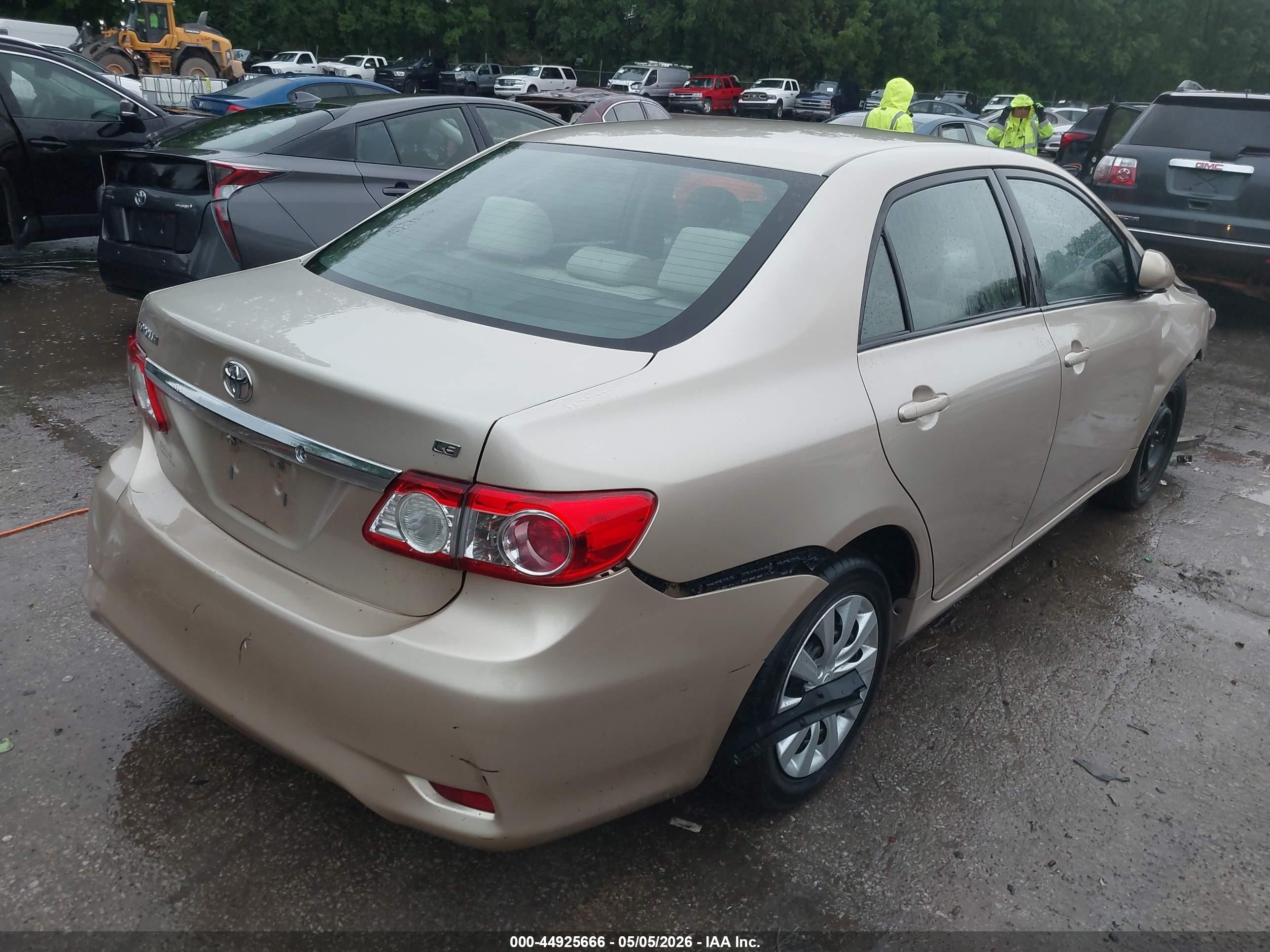 2012 Toyota Corolla Le Gold vin: 2T1BU4EE2CC783857