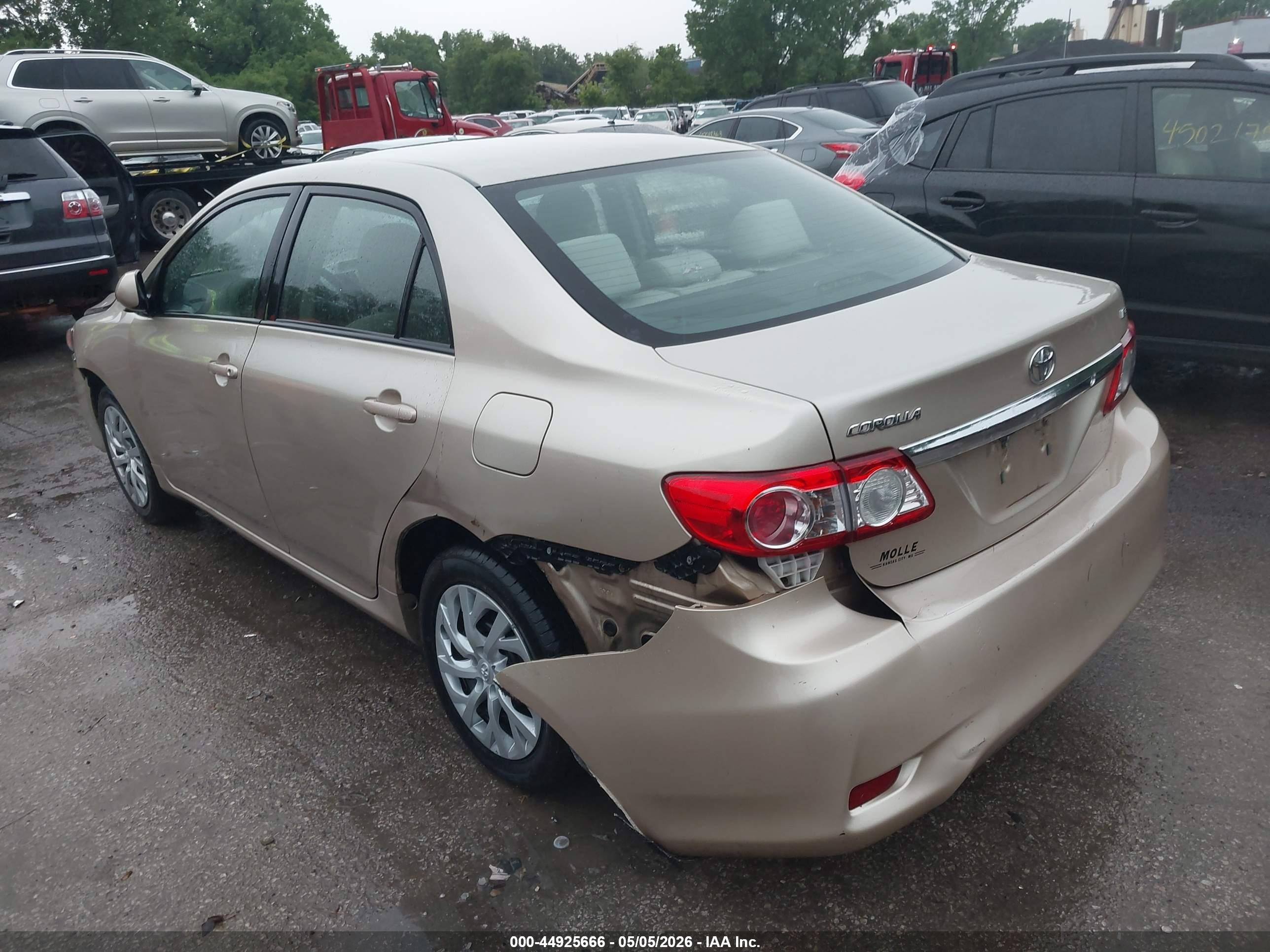 2012 Toyota Corolla Le Gold vin: 2T1BU4EE2CC783857