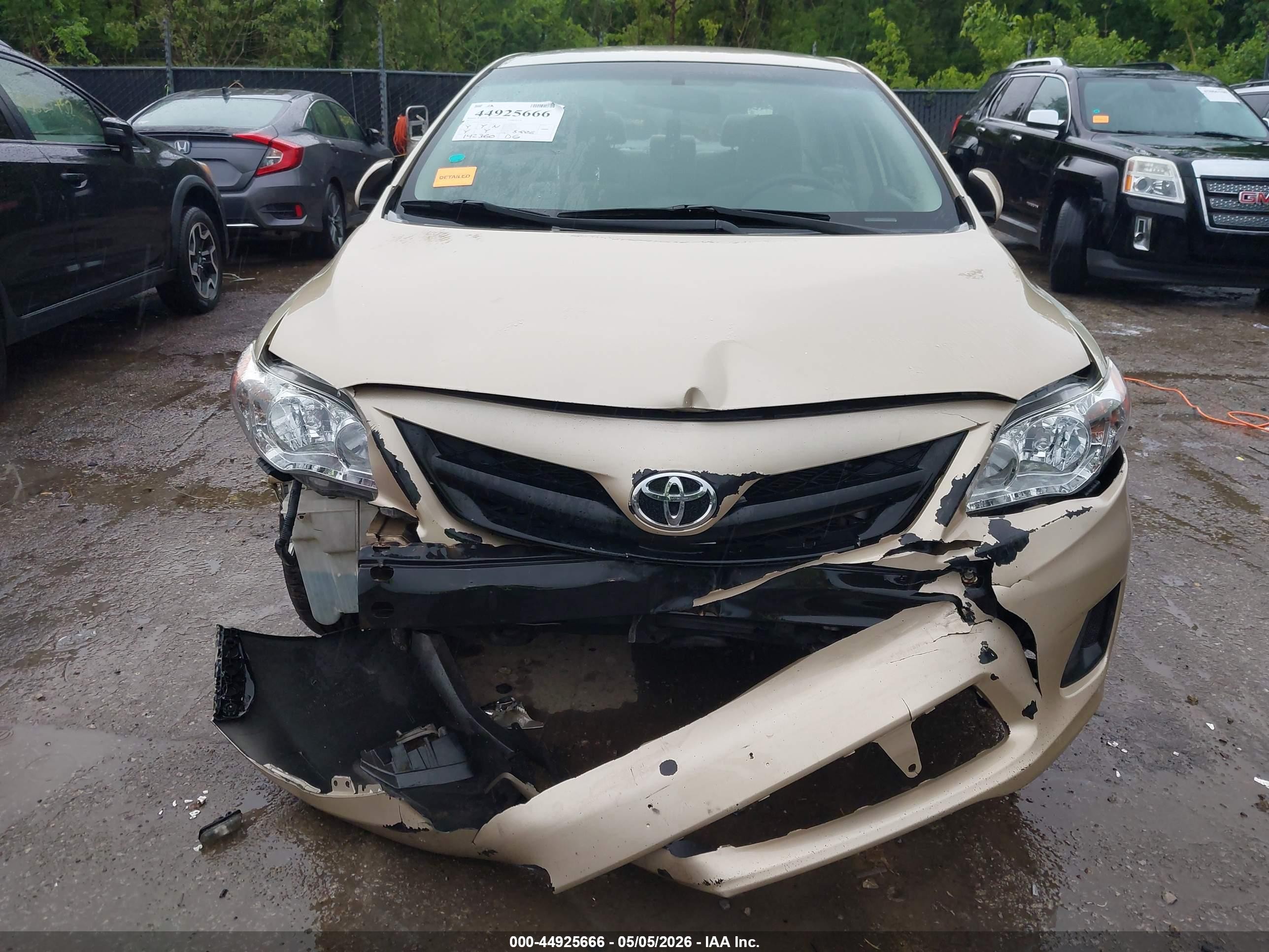 2012 Toyota Corolla Le Gold vin: 2T1BU4EE2CC783857