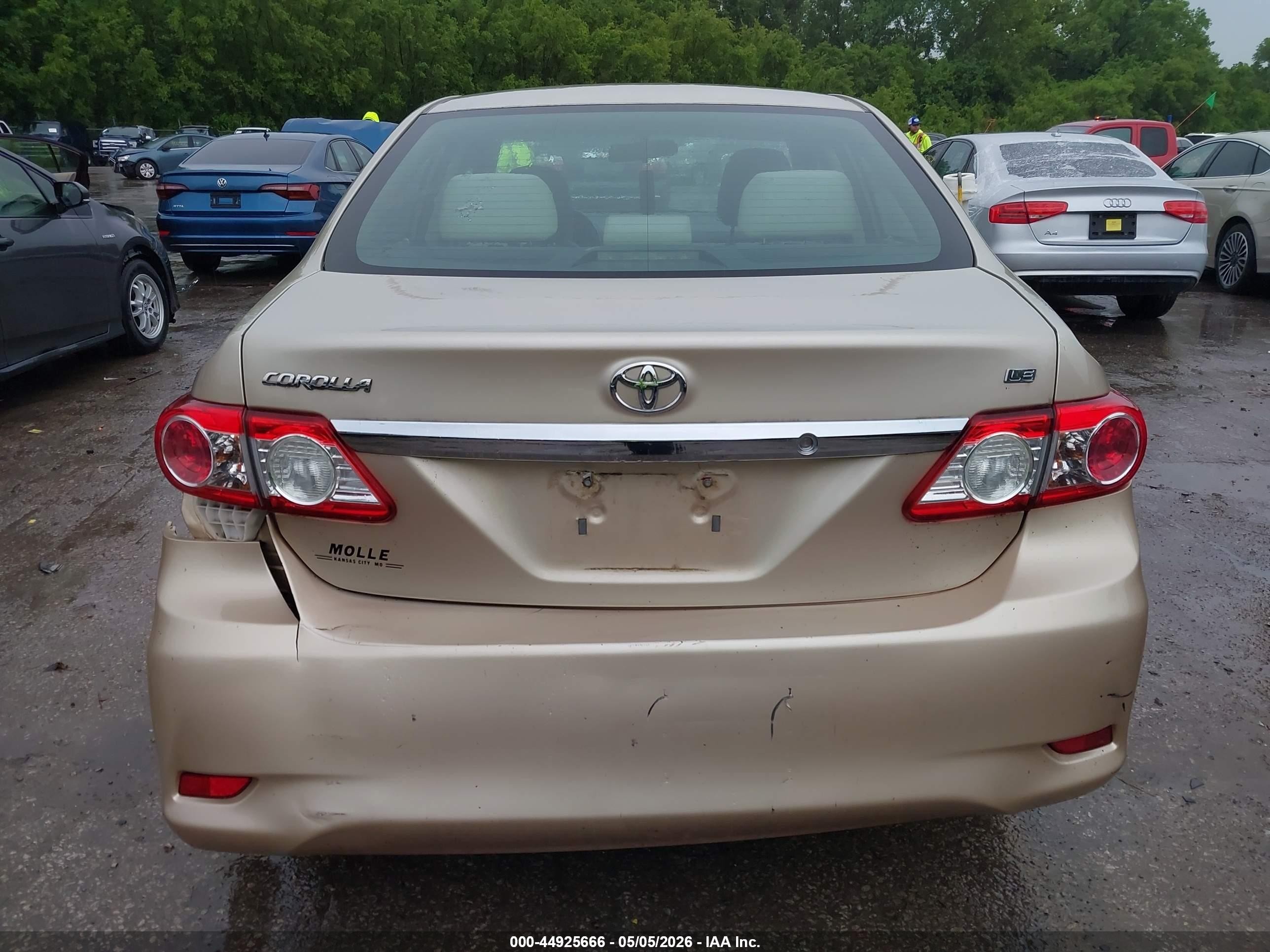 2012 Toyota Corolla Le Gold vin: 2T1BU4EE2CC783857