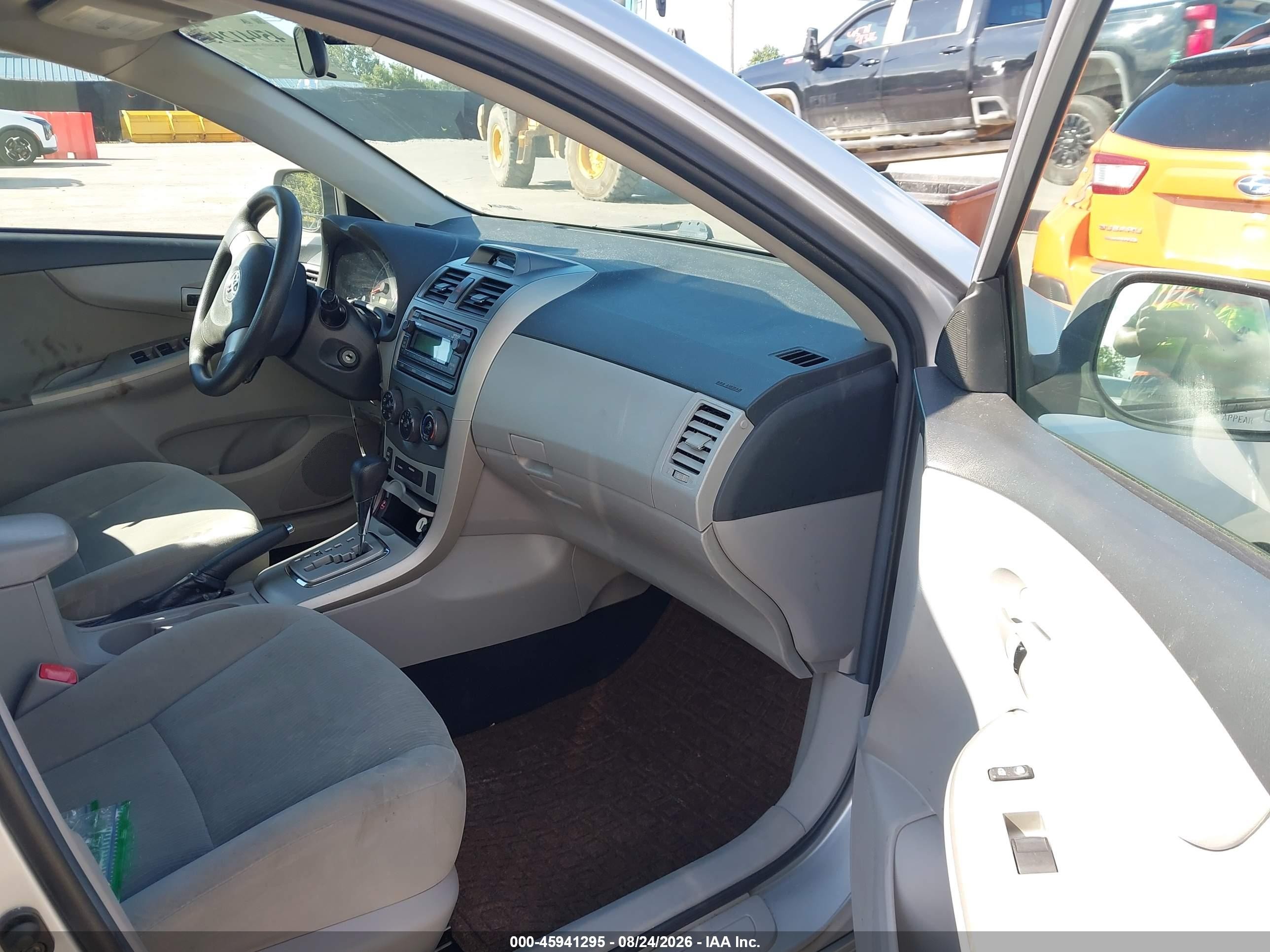 2012 Toyota Corolla Le Silver vin: 2T1BU4EE2CC792297
