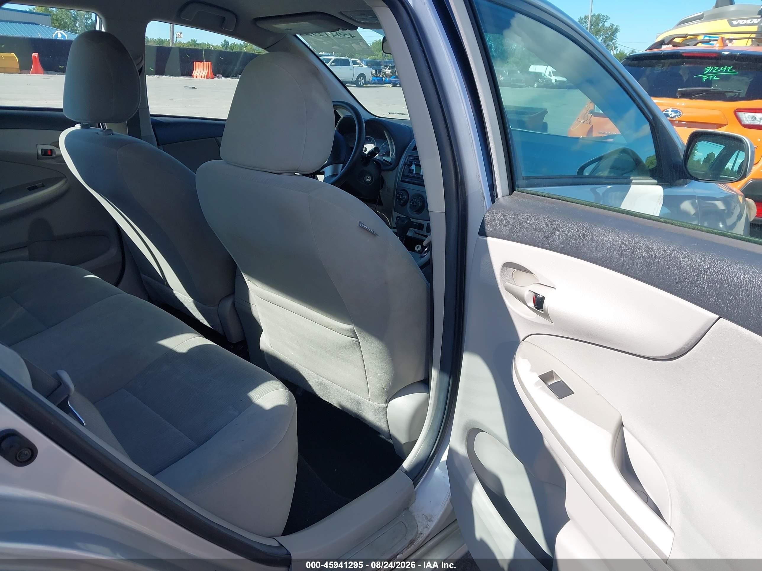2012 Toyota Corolla Le Silver vin: 2T1BU4EE2CC792297