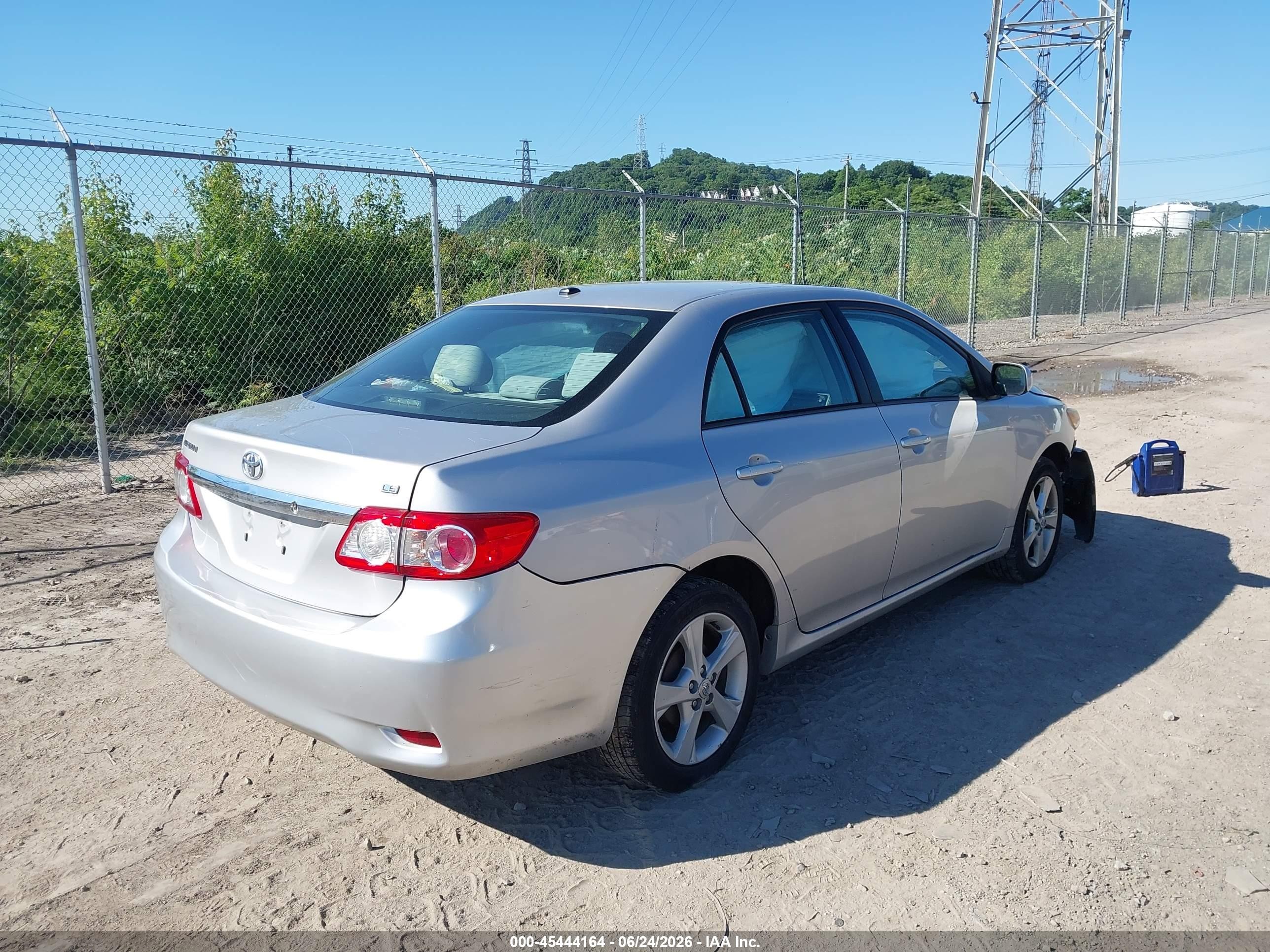 2012 Toyota Corolla Le Silver vin: 2T1BU4EE2CC798536