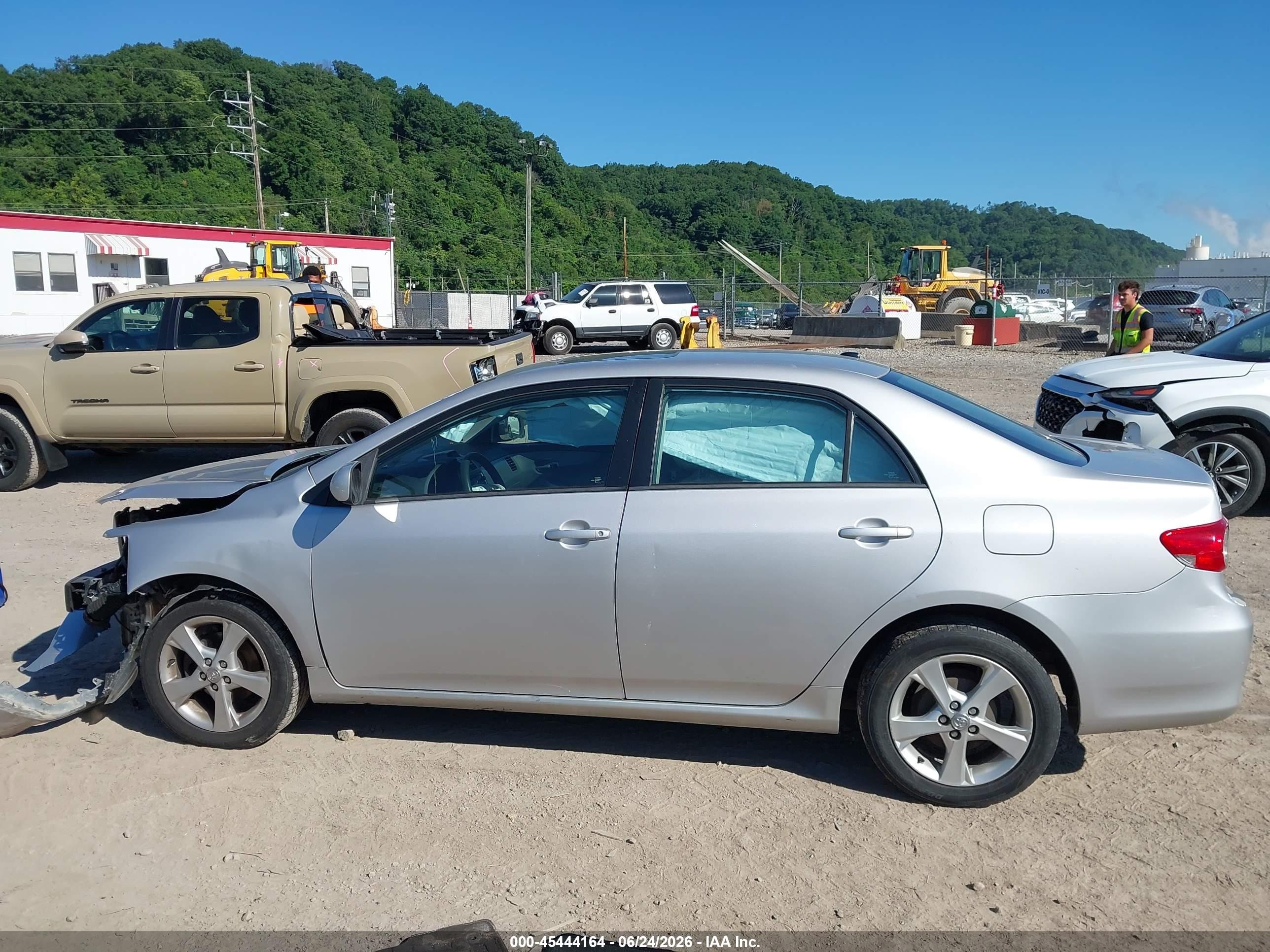 2012 Toyota Corolla Le Silver vin: 2T1BU4EE2CC798536