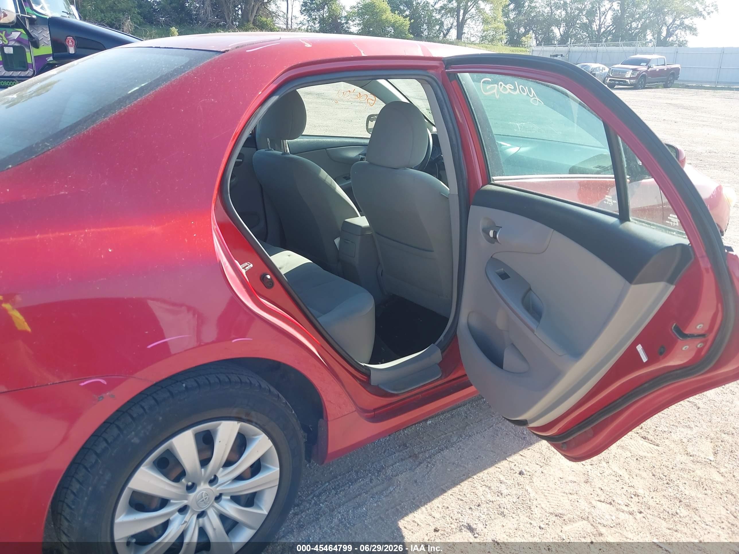 2012 Toyota Corolla Le Red vin: 2T1BU4EE2CC810278