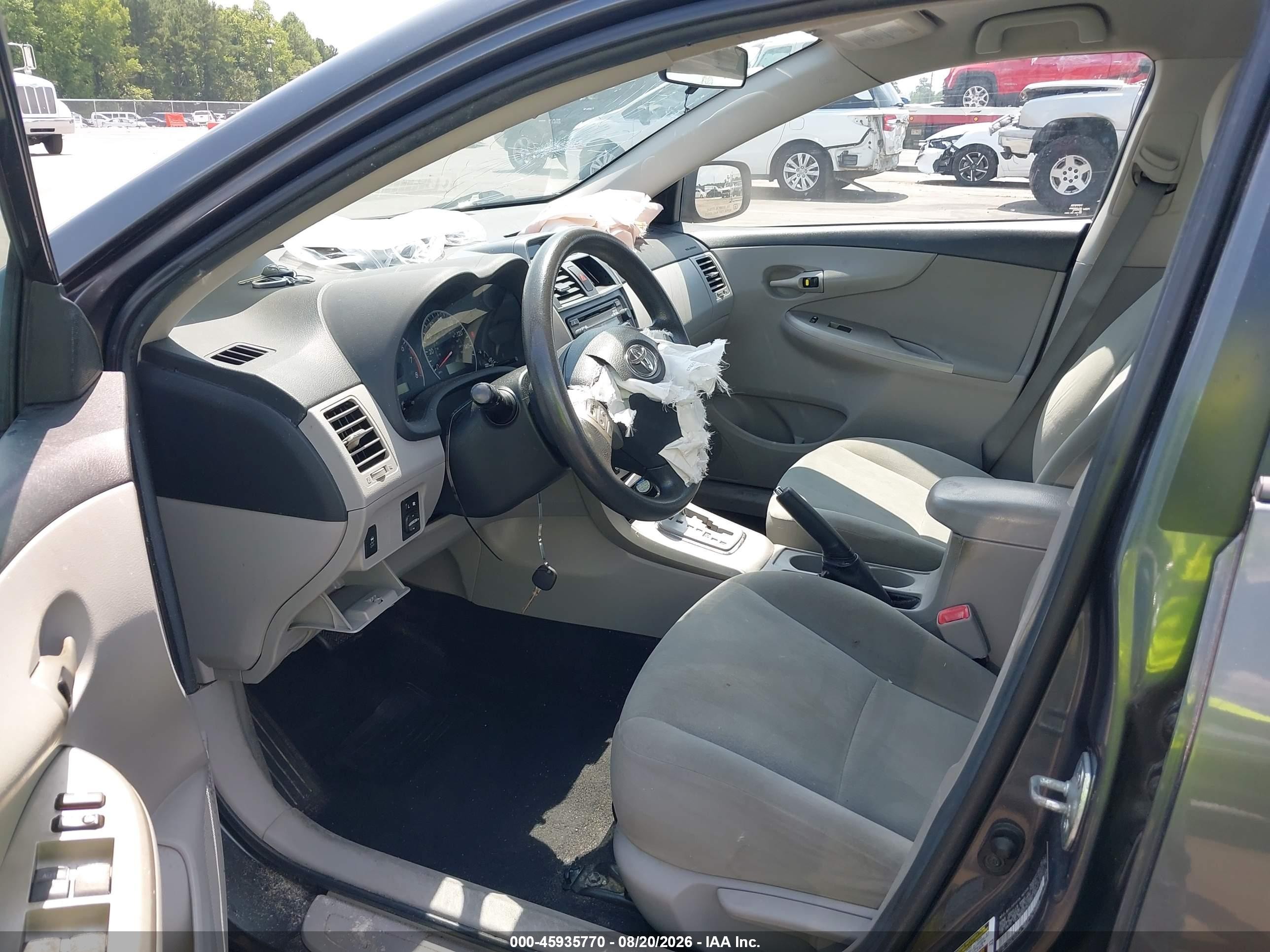 2012 Toyota Corolla Le Silver vin: 2T1BU4EE2CC812158