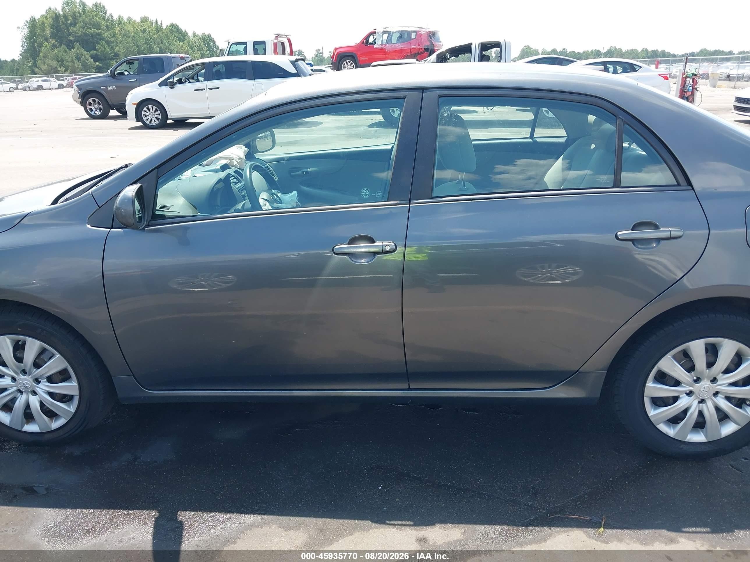 2012 Toyota Corolla Le Silver vin: 2T1BU4EE2CC812158