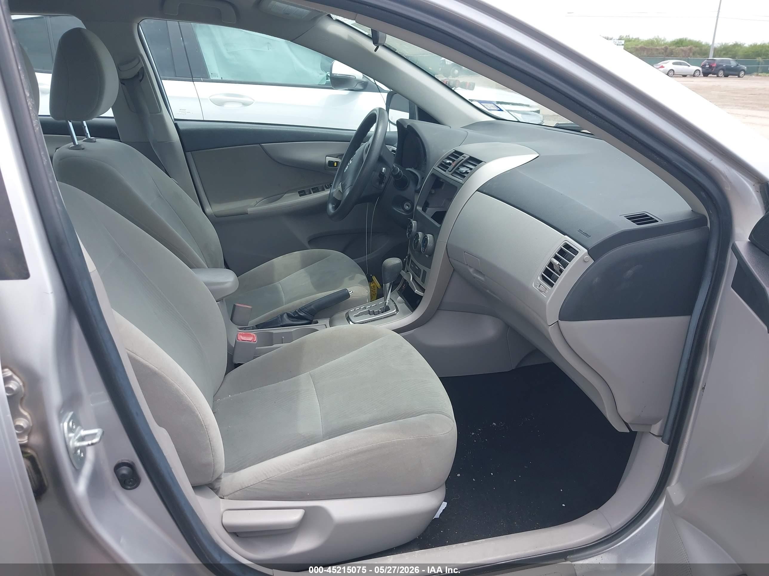 2012 Toyota Corolla Le Silver vin: 2T1BU4EE2CC818199