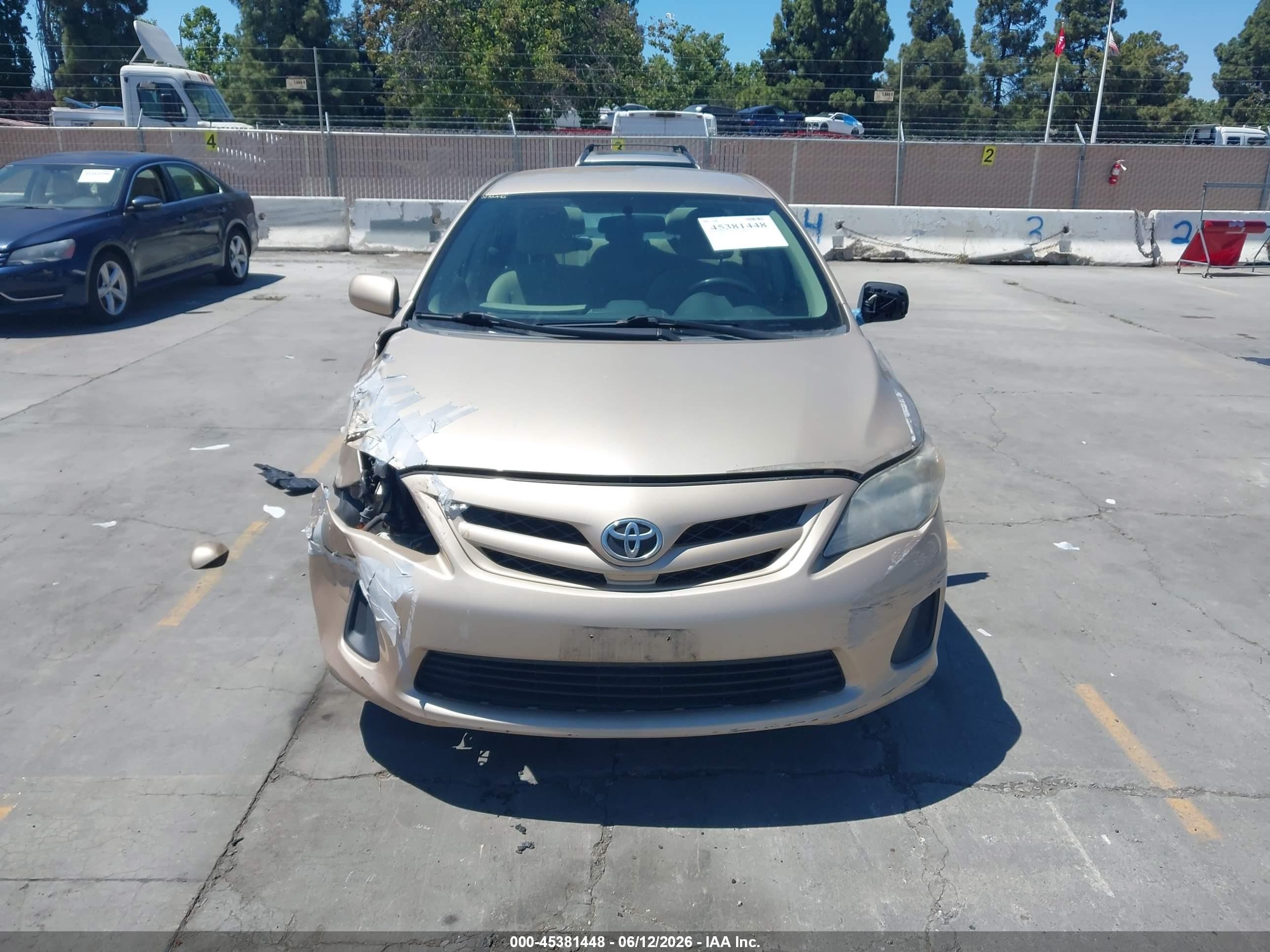 2012 Toyota Corolla Le Beige vin: 2T1BU4EE2CC827906