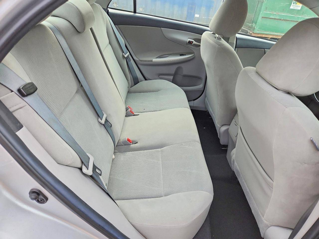2012 Toyota Corolla Le Silver vin: 2T1BU4EE2CC843247