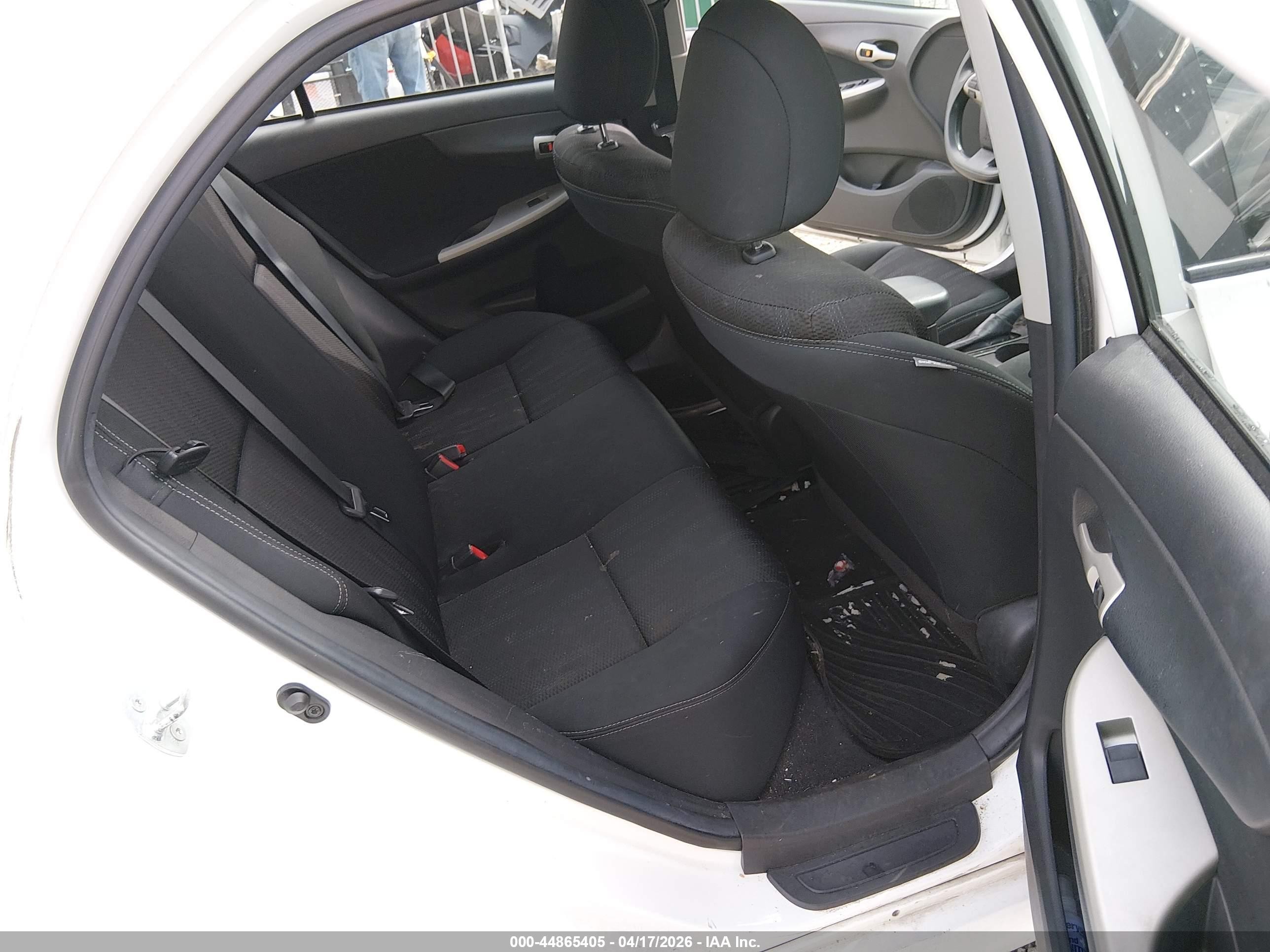 2012 Toyota Corolla S White vin: 2T1BU4EE2CC844477