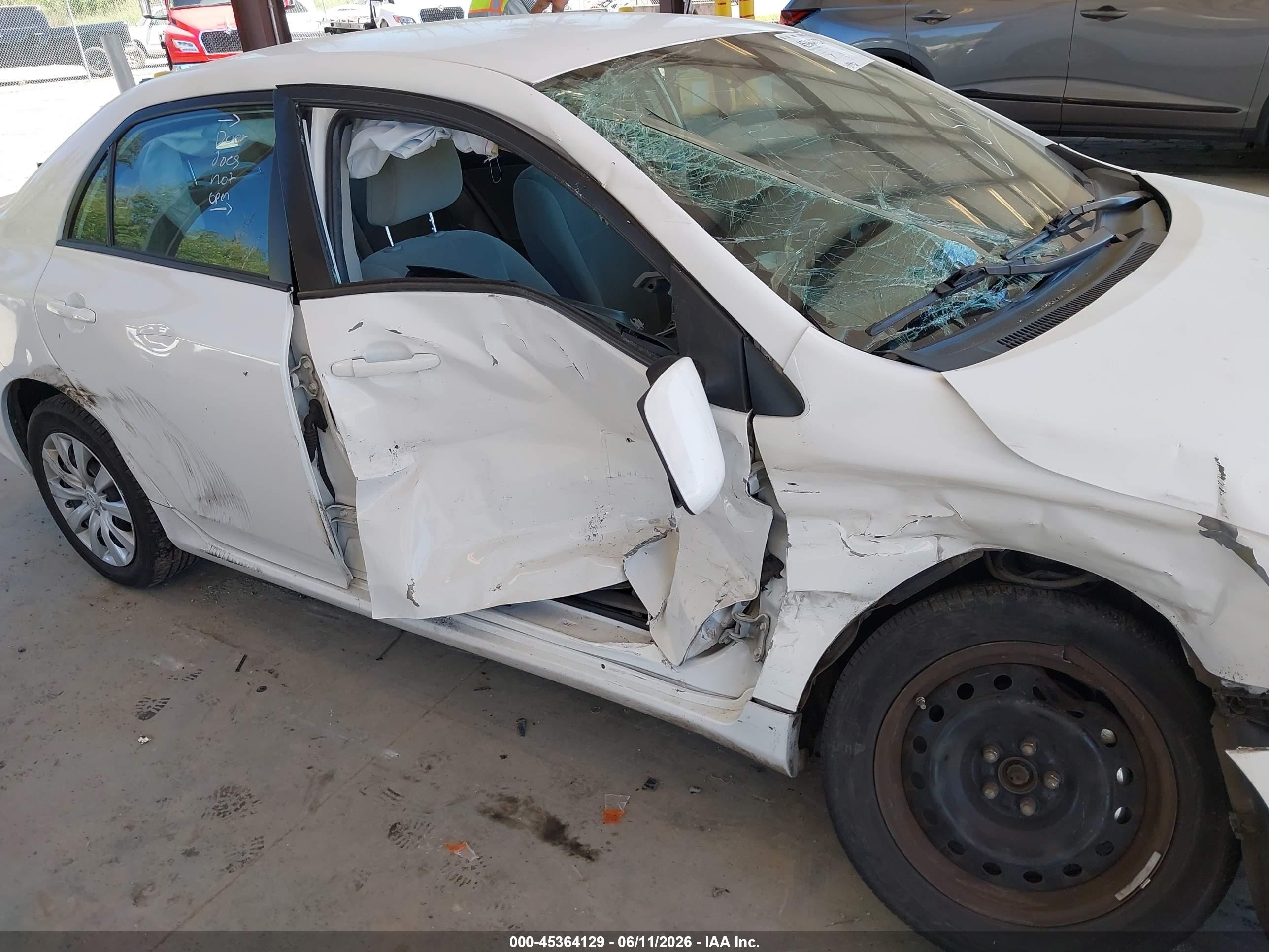 2012 Toyota Corolla Le White vin: 2T1BU4EE2CC868472
