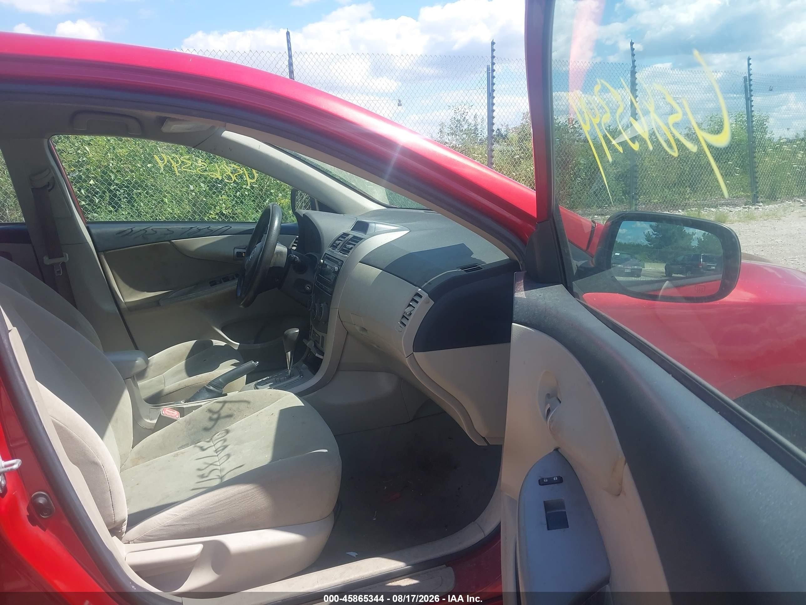 2012 Toyota Corolla Le Red vin: 2T1BU4EE2CC897504