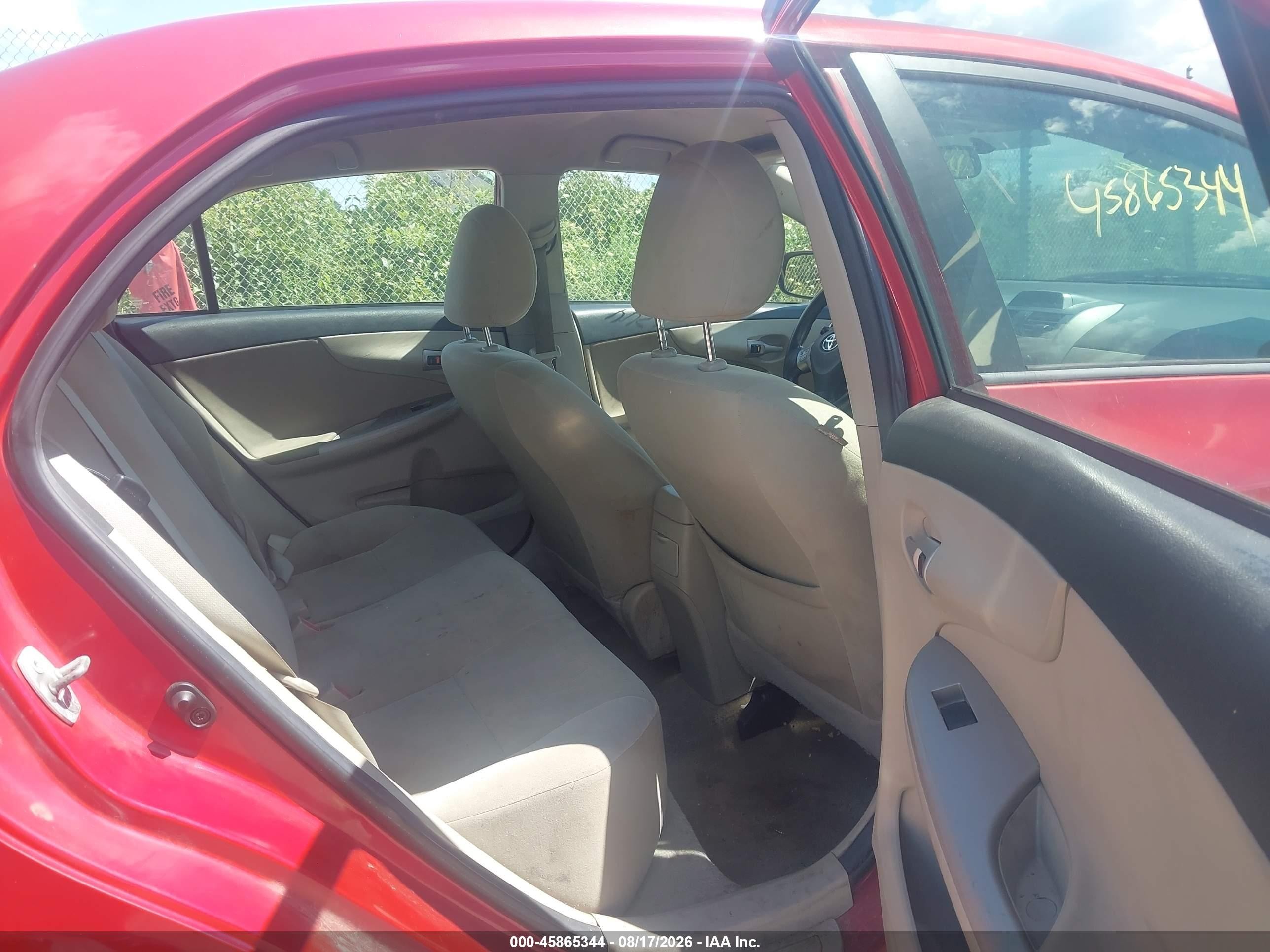2012 Toyota Corolla Le Red vin: 2T1BU4EE2CC897504
