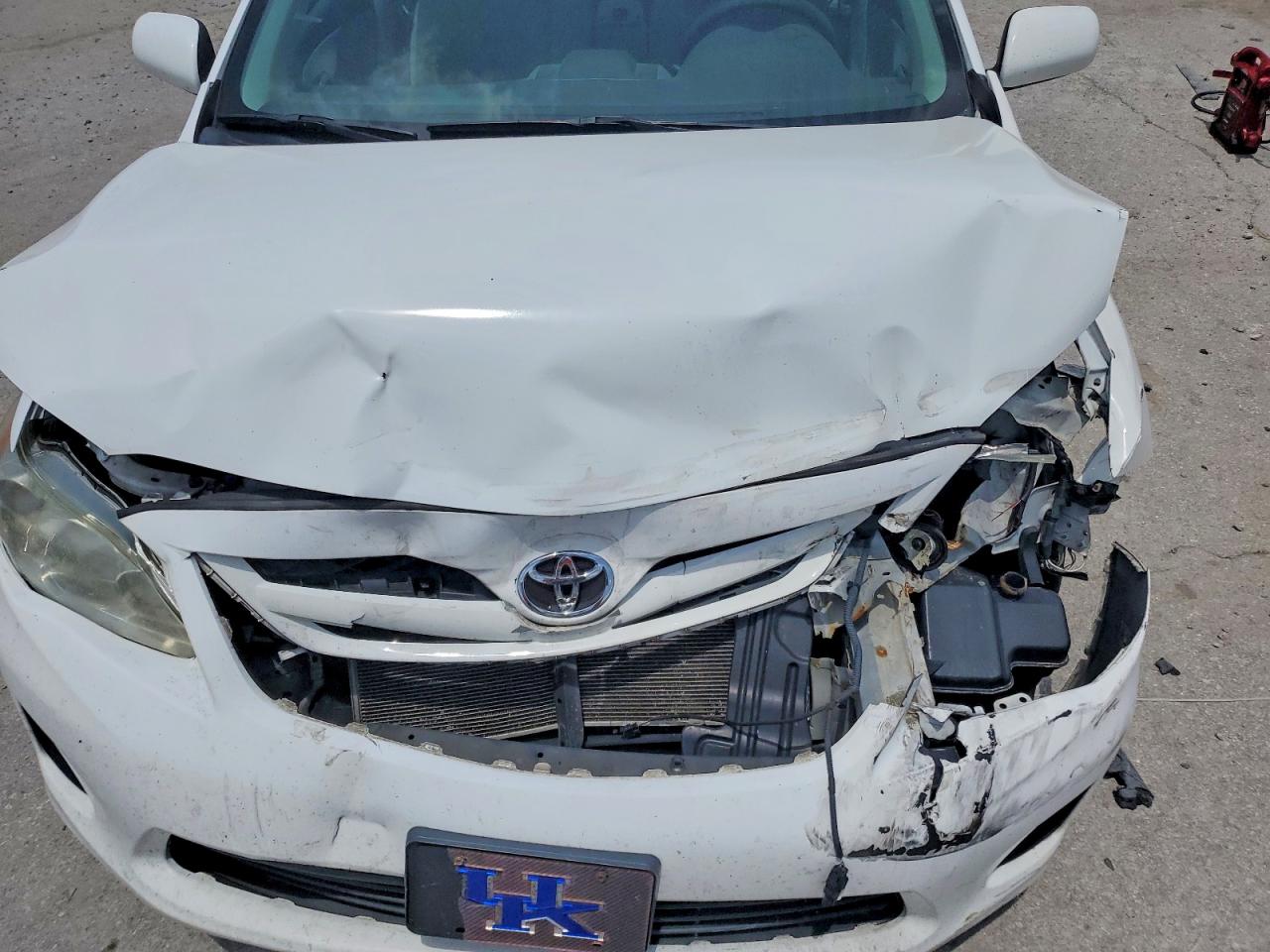 2012 Toyota Corolla Le White vin: 2T1BU4EE2CC902104
