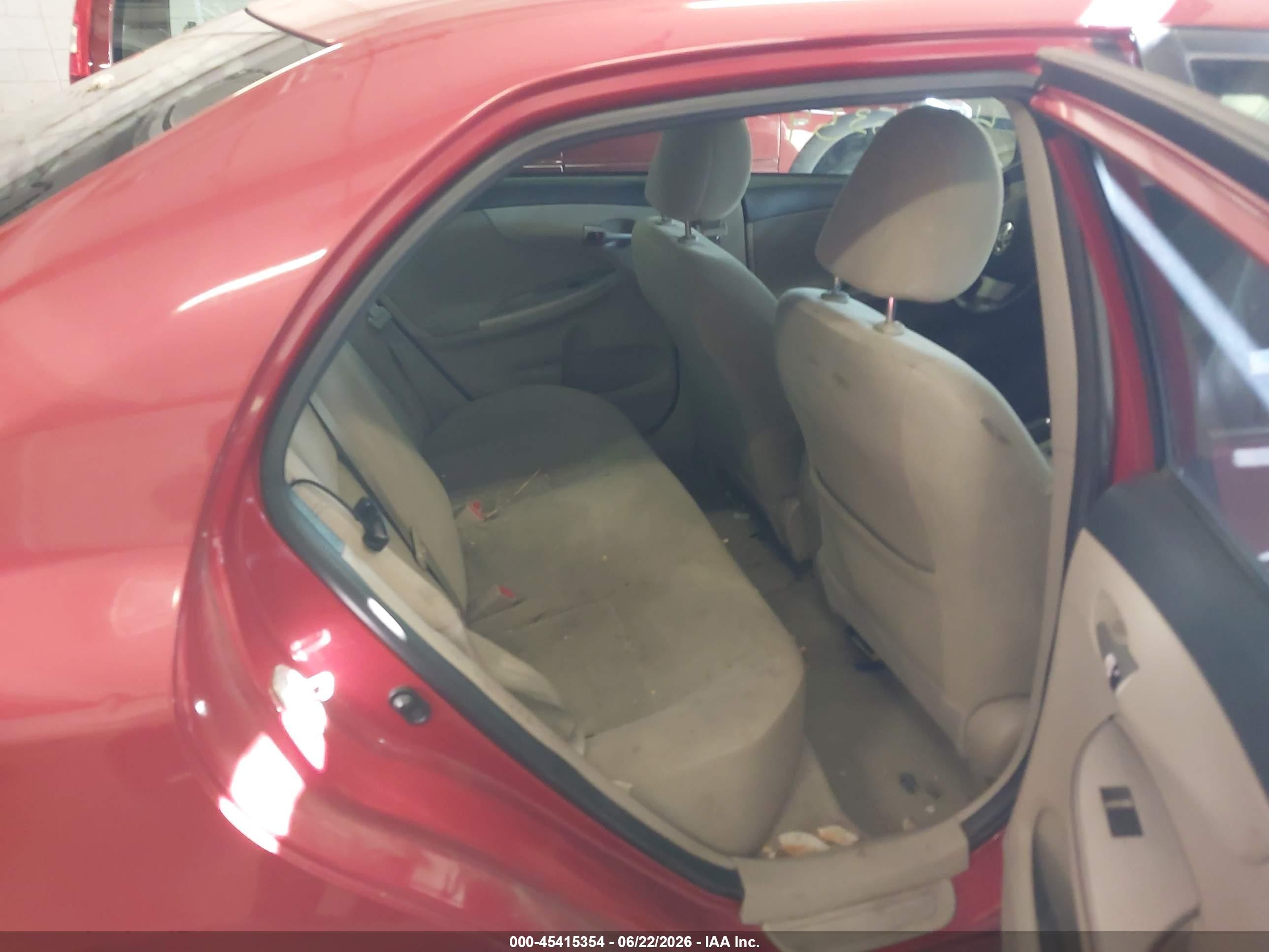 2013 Toyota Corolla Le Red vin: 2T1BU4EE2DC005379