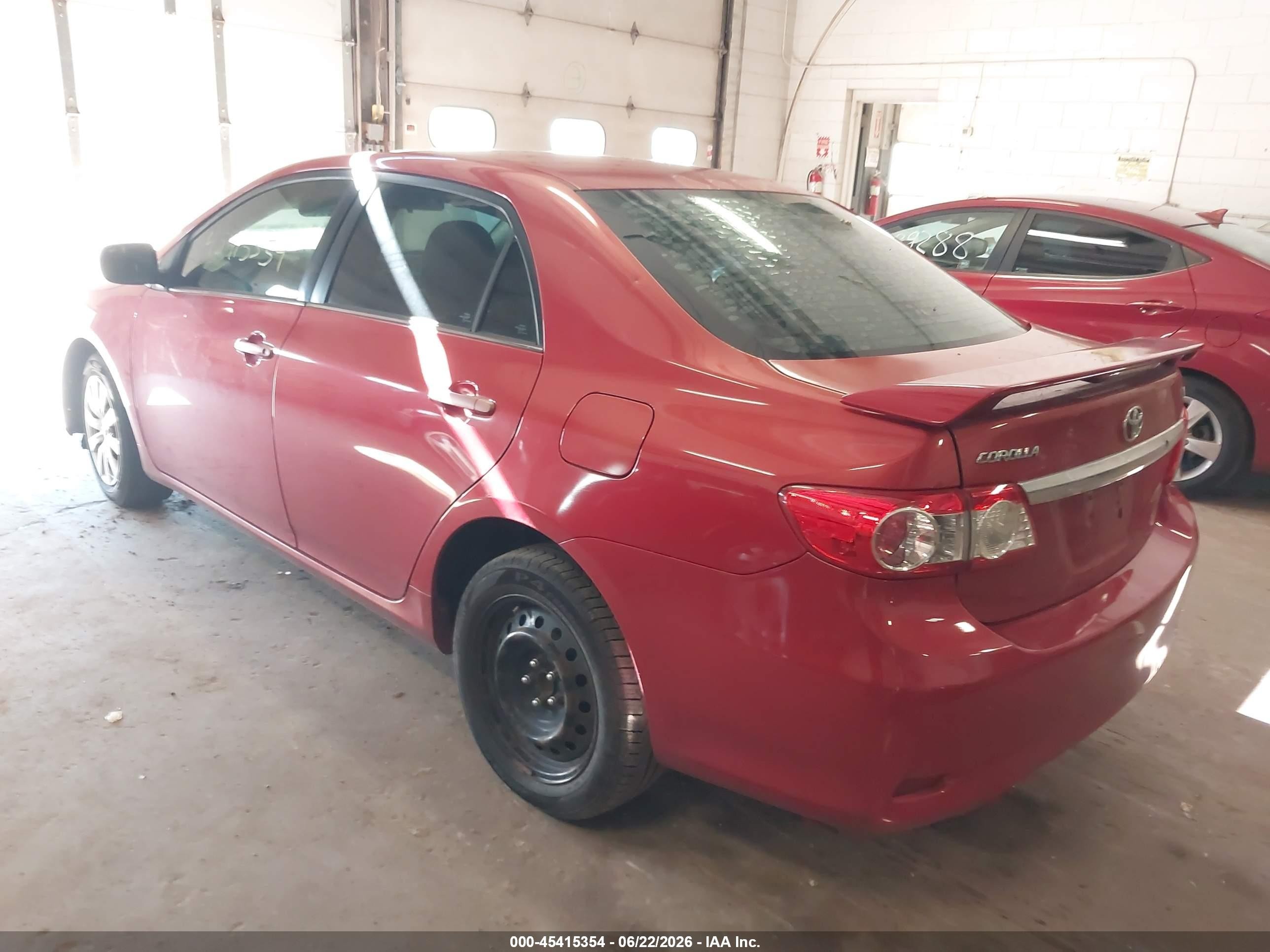 2013 Toyota Corolla Le Red vin: 2T1BU4EE2DC005379