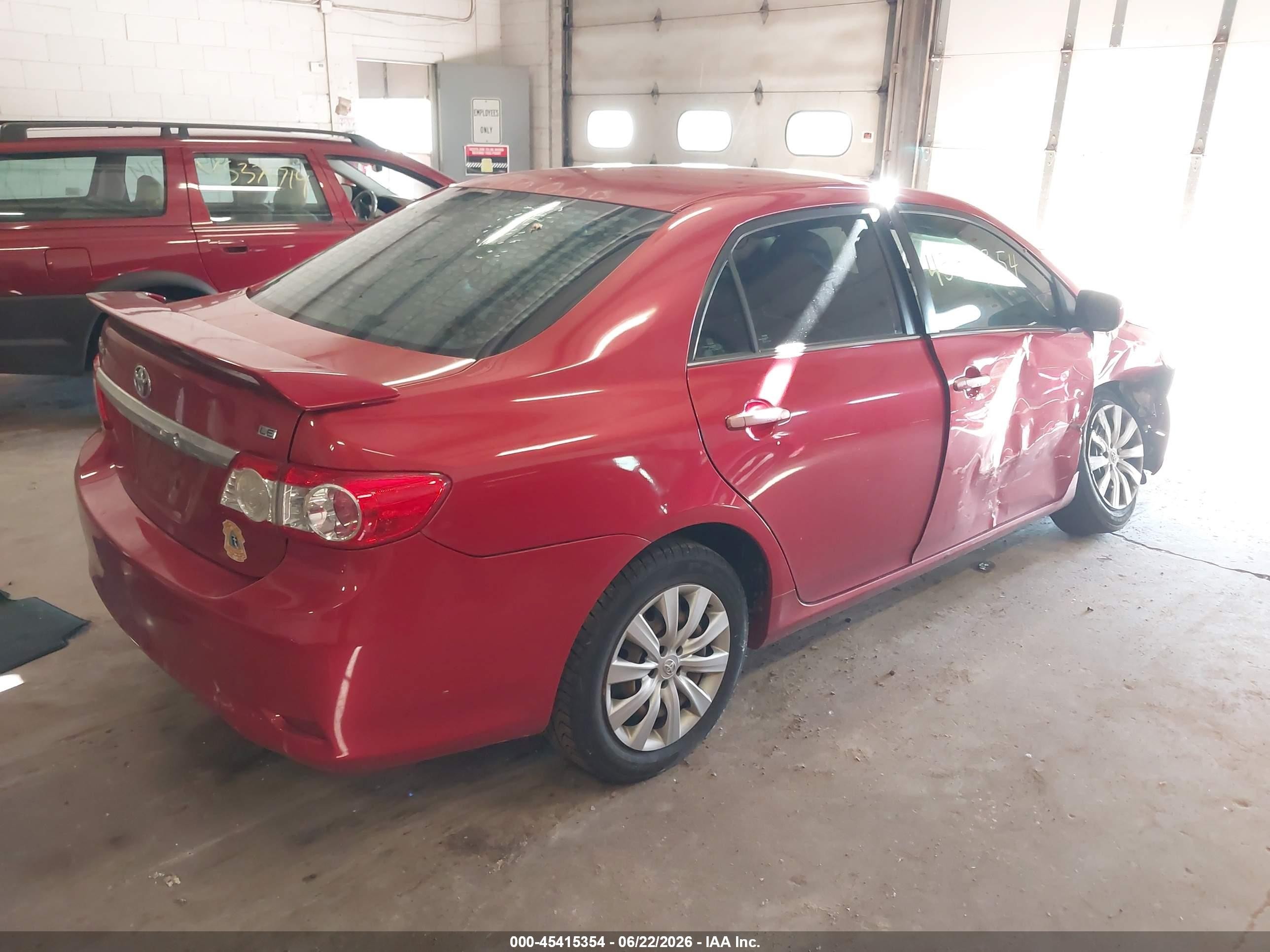 2013 Toyota Corolla Le Red vin: 2T1BU4EE2DC005379