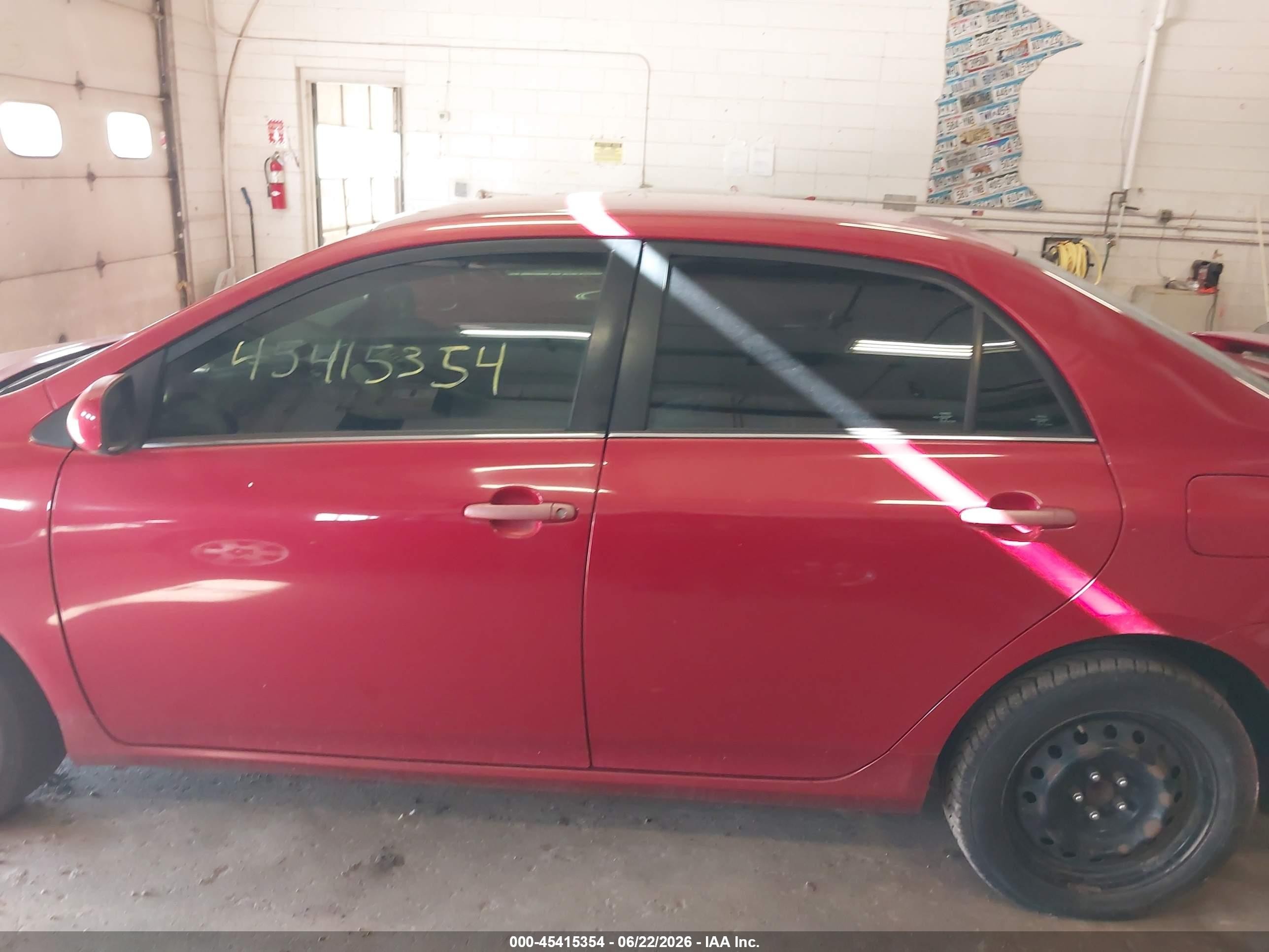 2013 Toyota Corolla Le Red vin: 2T1BU4EE2DC005379