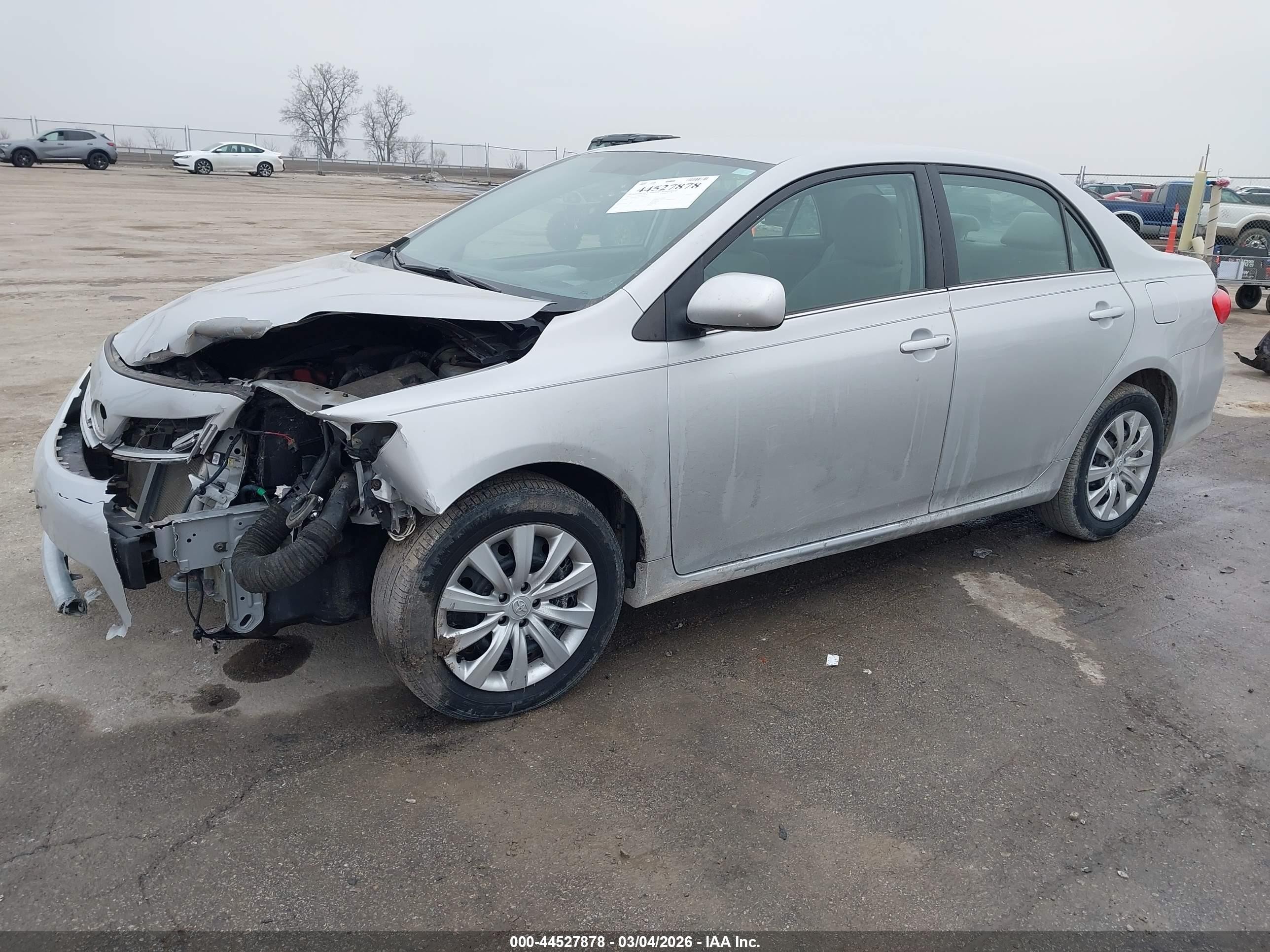 2013 Toyota Corolla Le Silver vin: 2T1BU4EE2DC064304