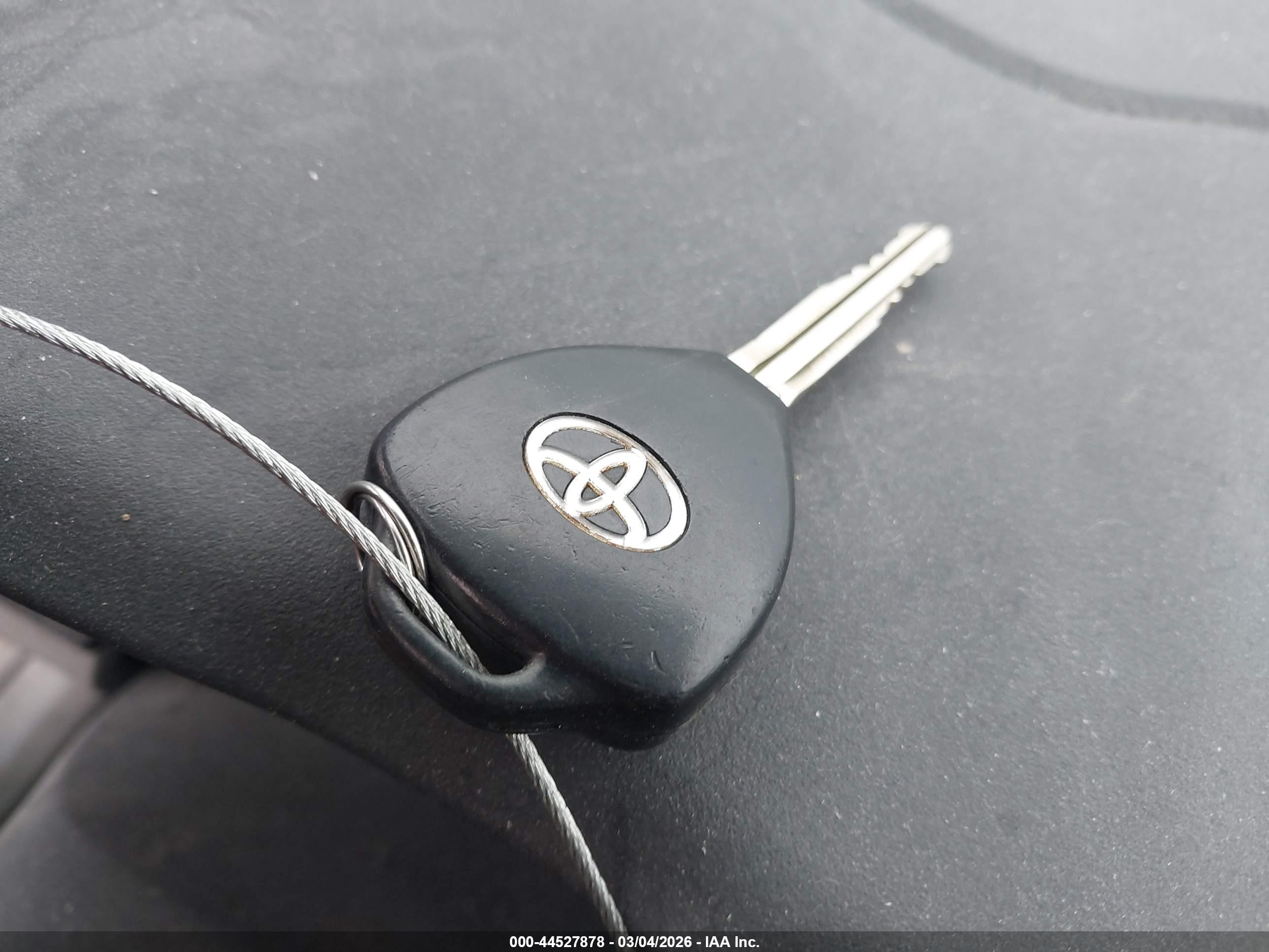2013 Toyota Corolla Le Silver vin: 2T1BU4EE2DC064304