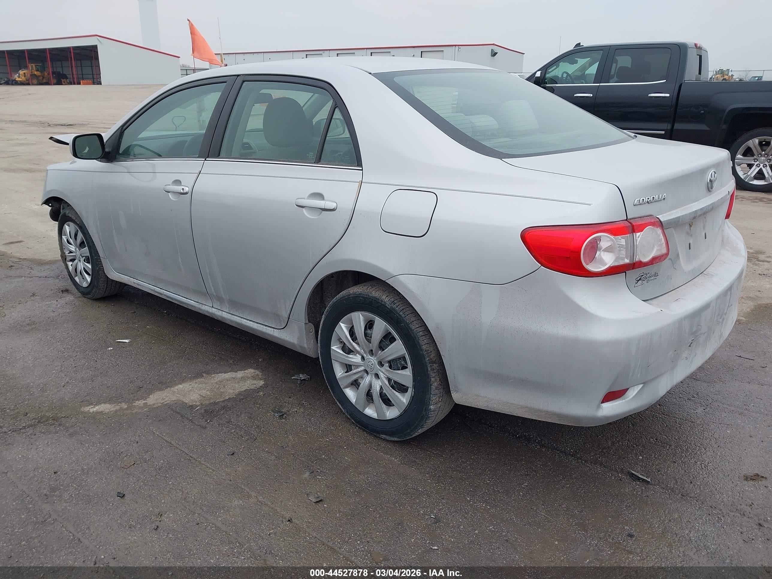 2013 Toyota Corolla Le Silver vin: 2T1BU4EE2DC064304