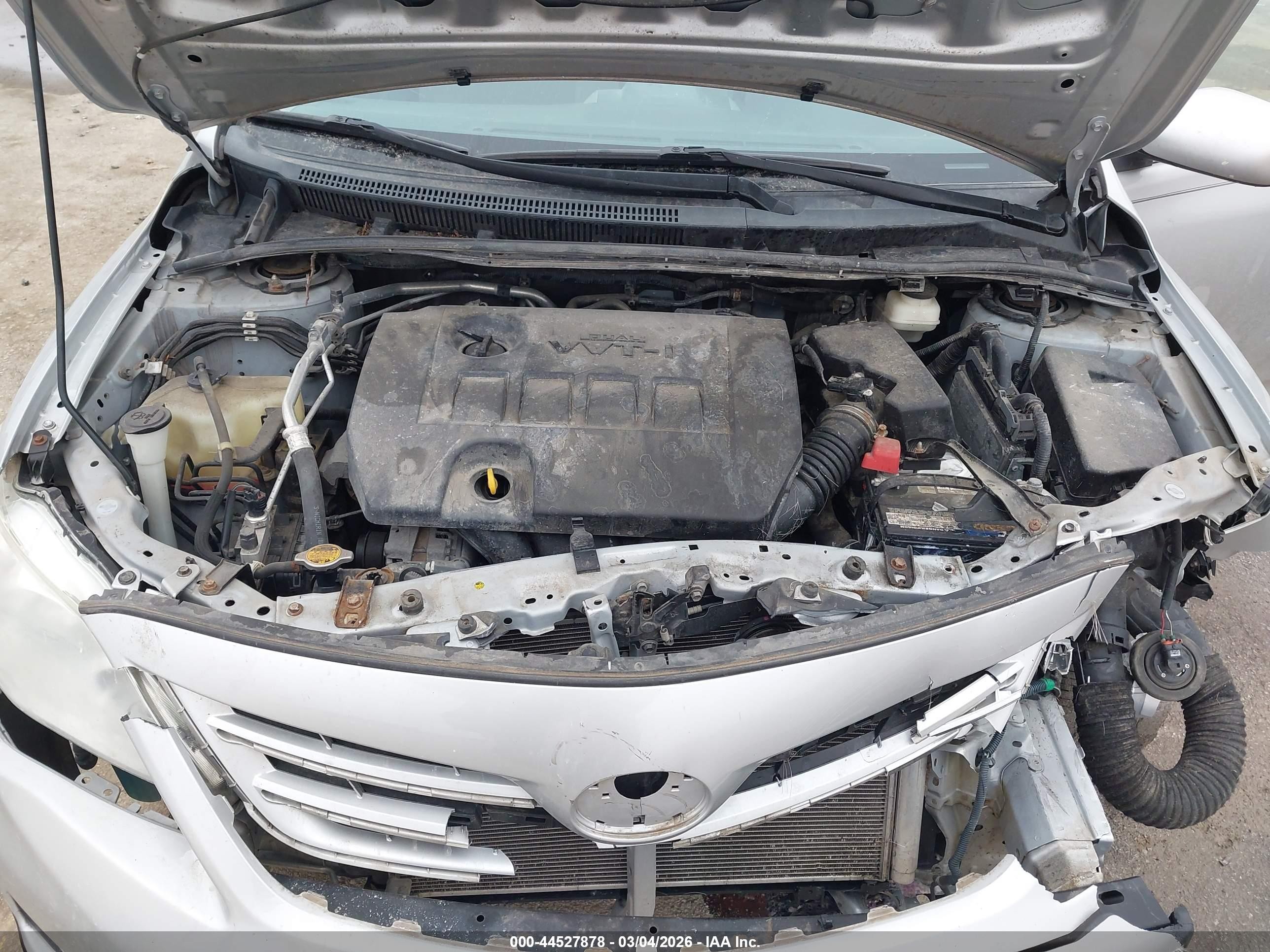 2013 Toyota Corolla Le Silver vin: 2T1BU4EE2DC064304