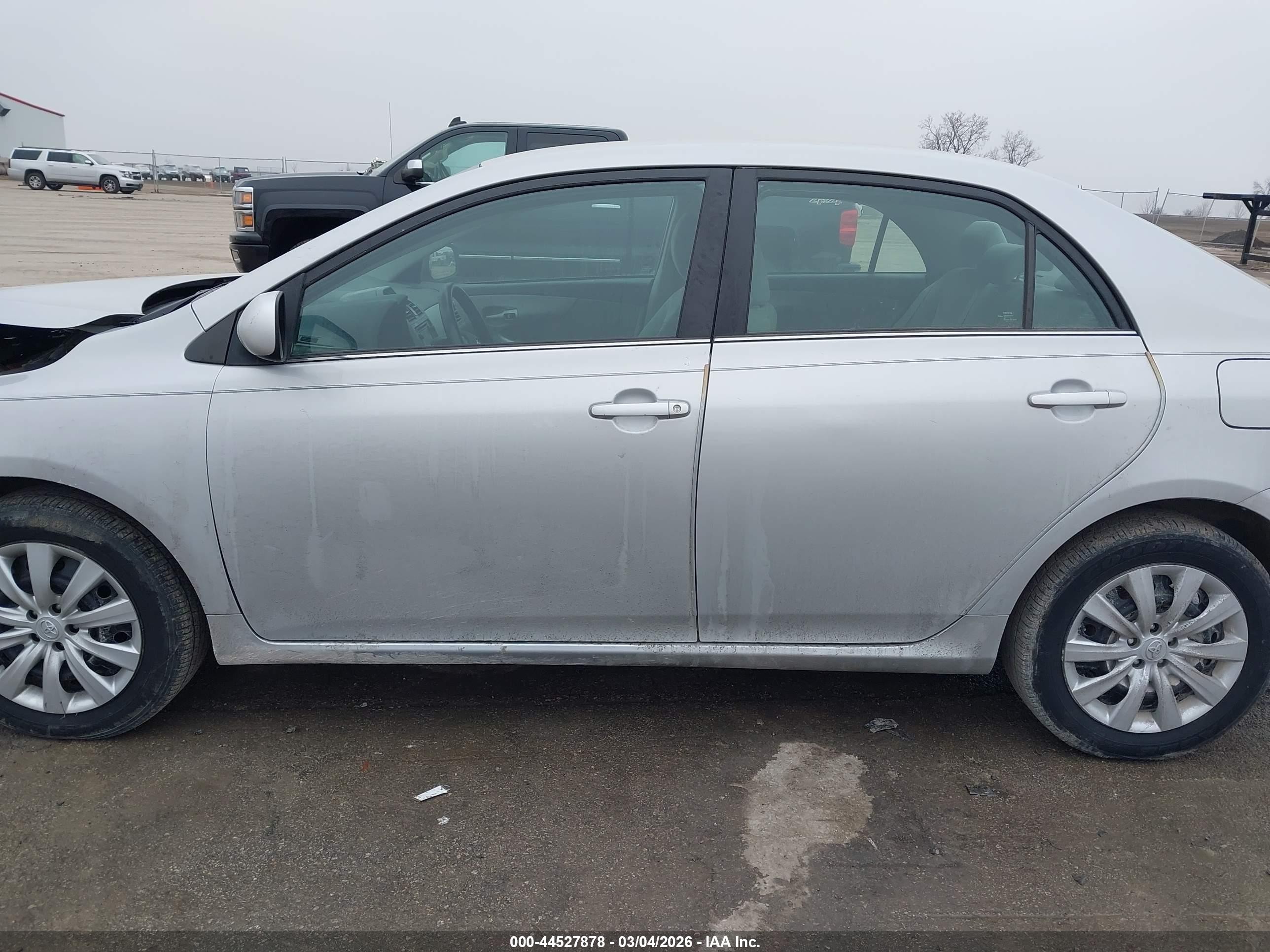 2013 Toyota Corolla Le Silver vin: 2T1BU4EE2DC064304