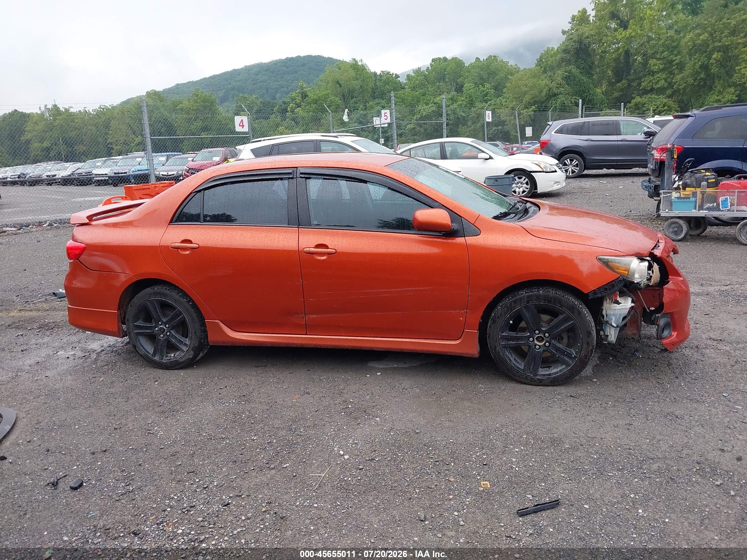 2013 Toyota Corolla S Special Edition Orange vin: 2T1BU4EE2DC084083