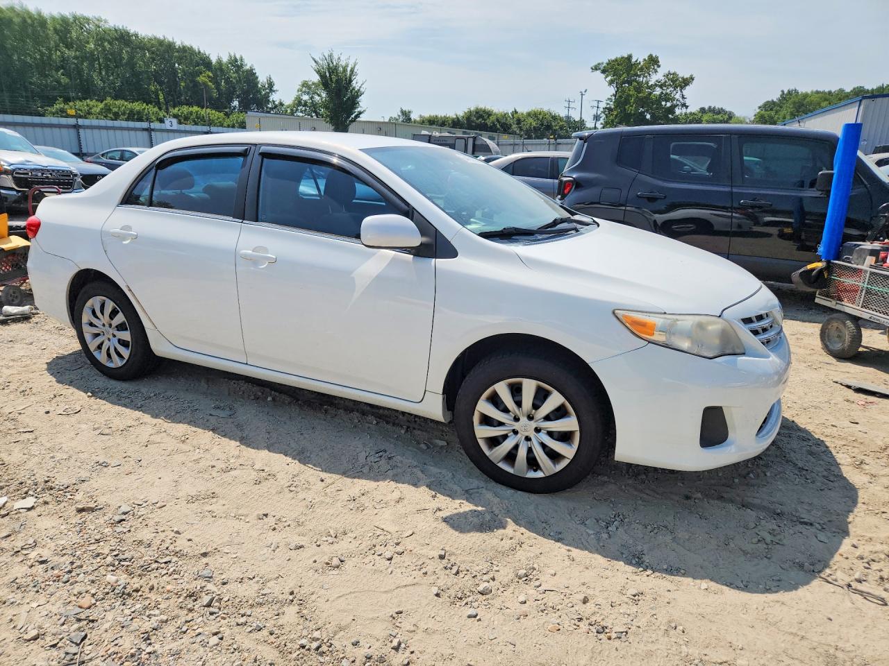 2013 Toyota Corolla Le White vin: 2T1BU4EE2DC099439