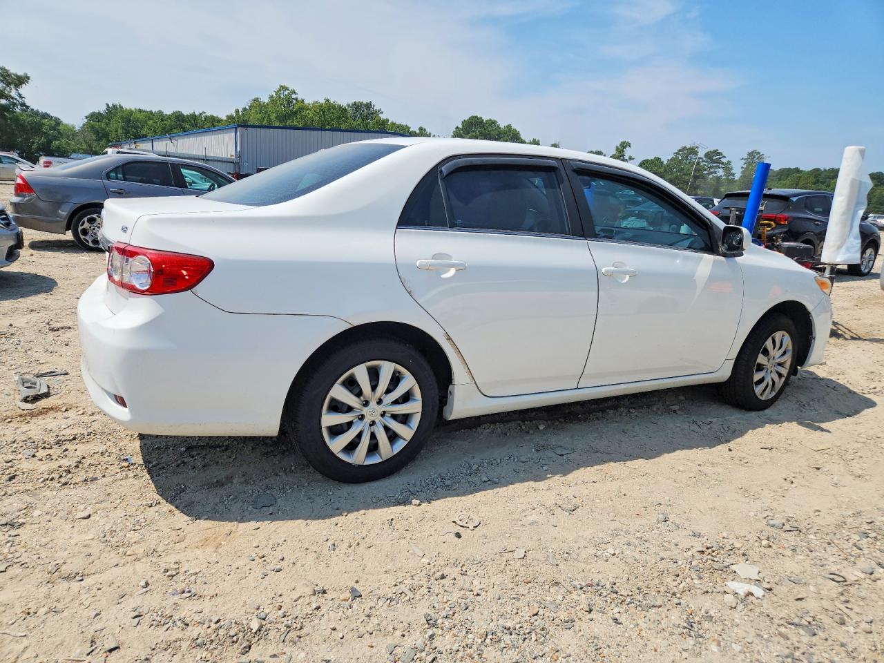 2013 Toyota Corolla Le White vin: 2T1BU4EE2DC099439