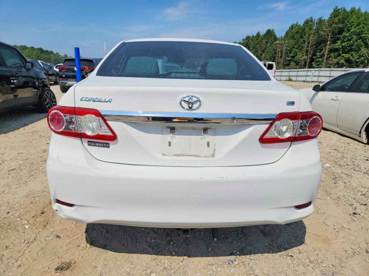 2013 Toyota Corolla Le White vin: 2T1BU4EE2DC099439