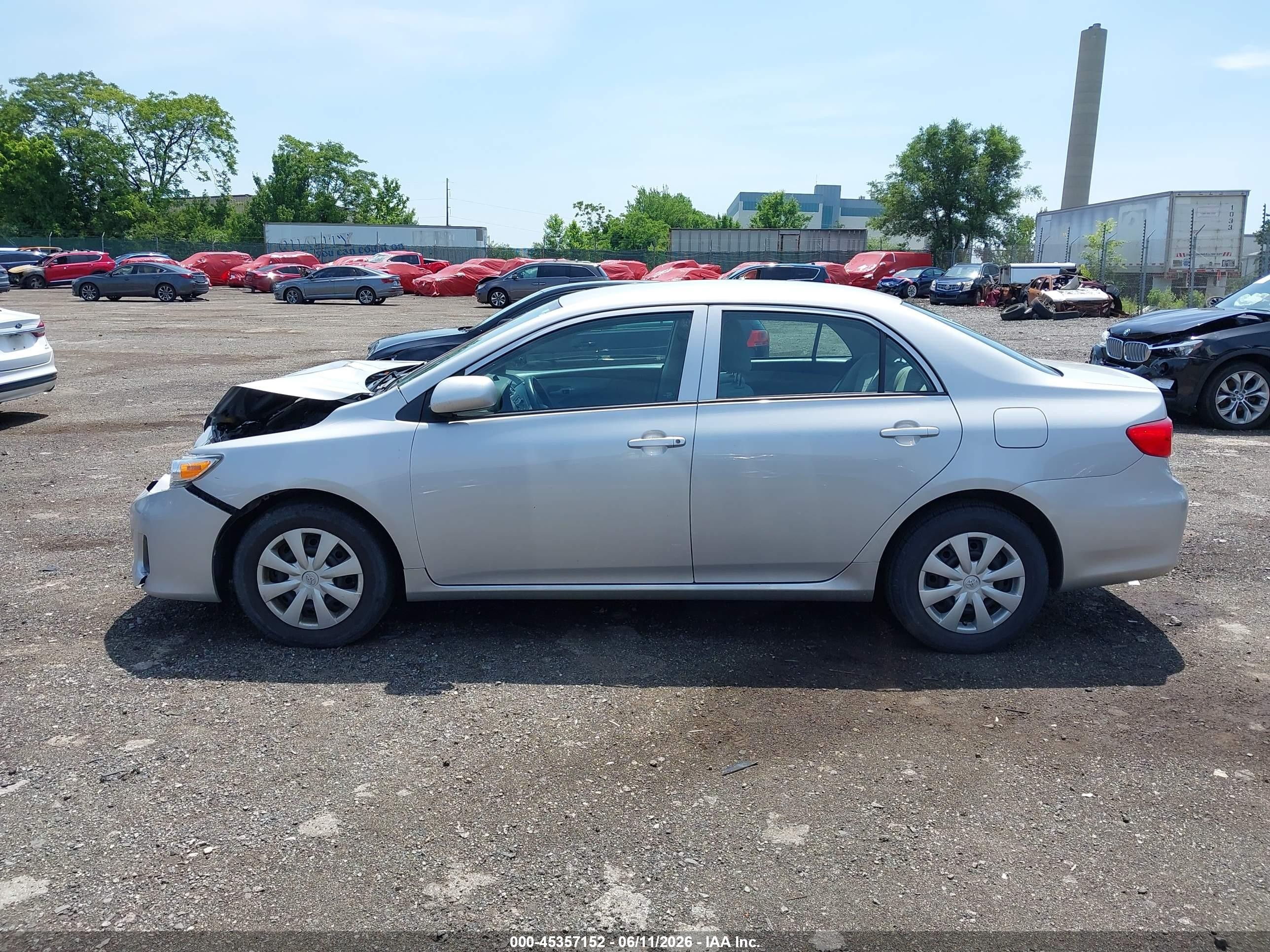 2013 Toyota Corolla L Silver vin: 2T1BU4EE2DC108012