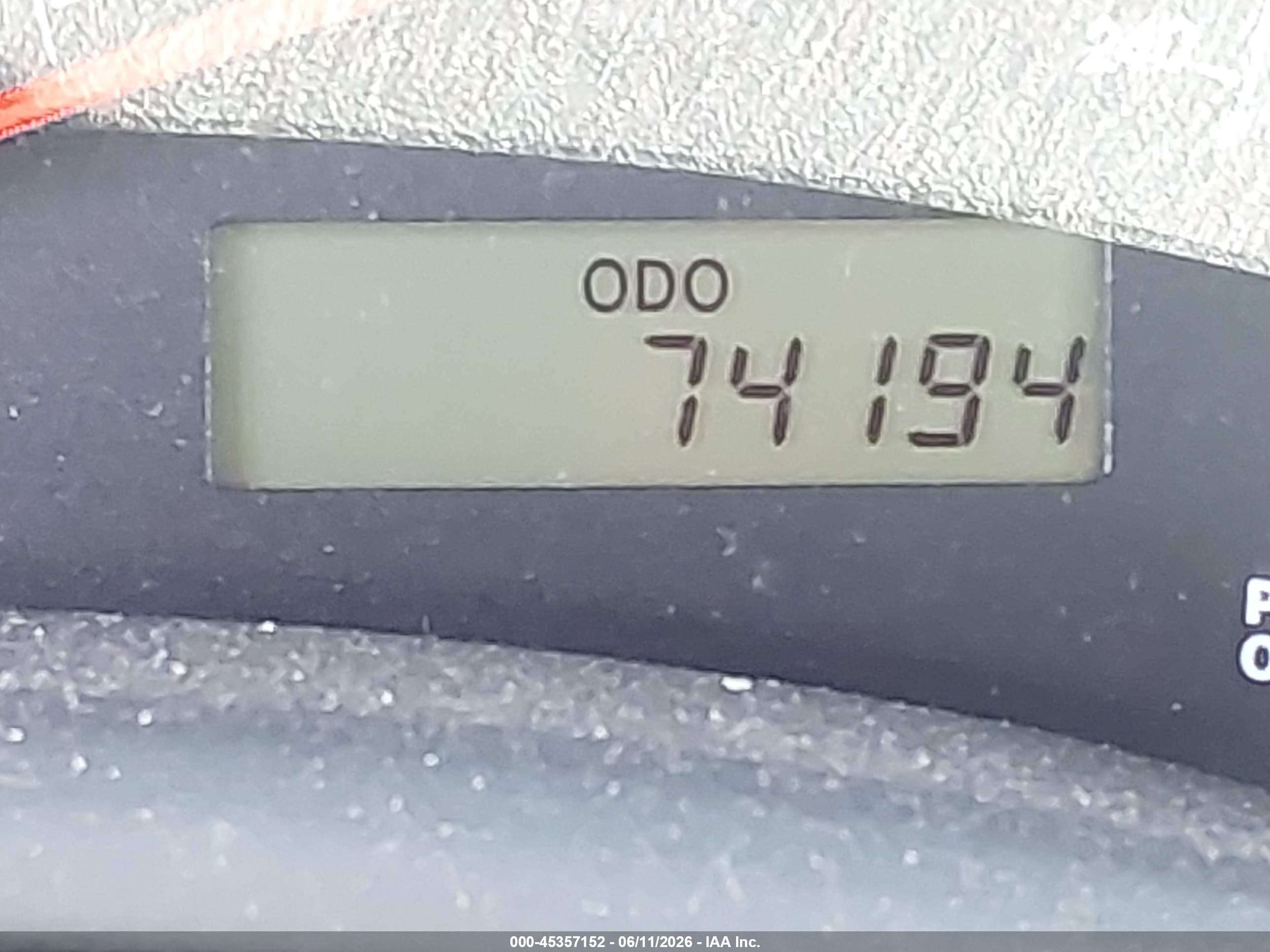 2013 Toyota Corolla L Silver vin: 2T1BU4EE2DC108012