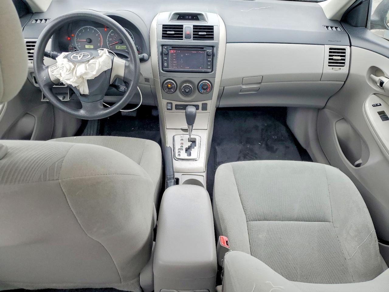 2013 Toyota Corolla Le Silver vin: 2T1BU4EE2DC111654