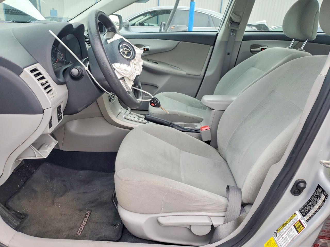 2013 Toyota Corolla Le Silver vin: 2T1BU4EE2DC111654