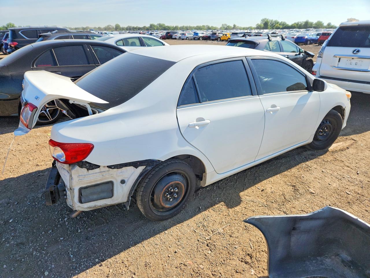 2013 Toyota Corolla Le White vin: 2T1BU4EE2DC111802