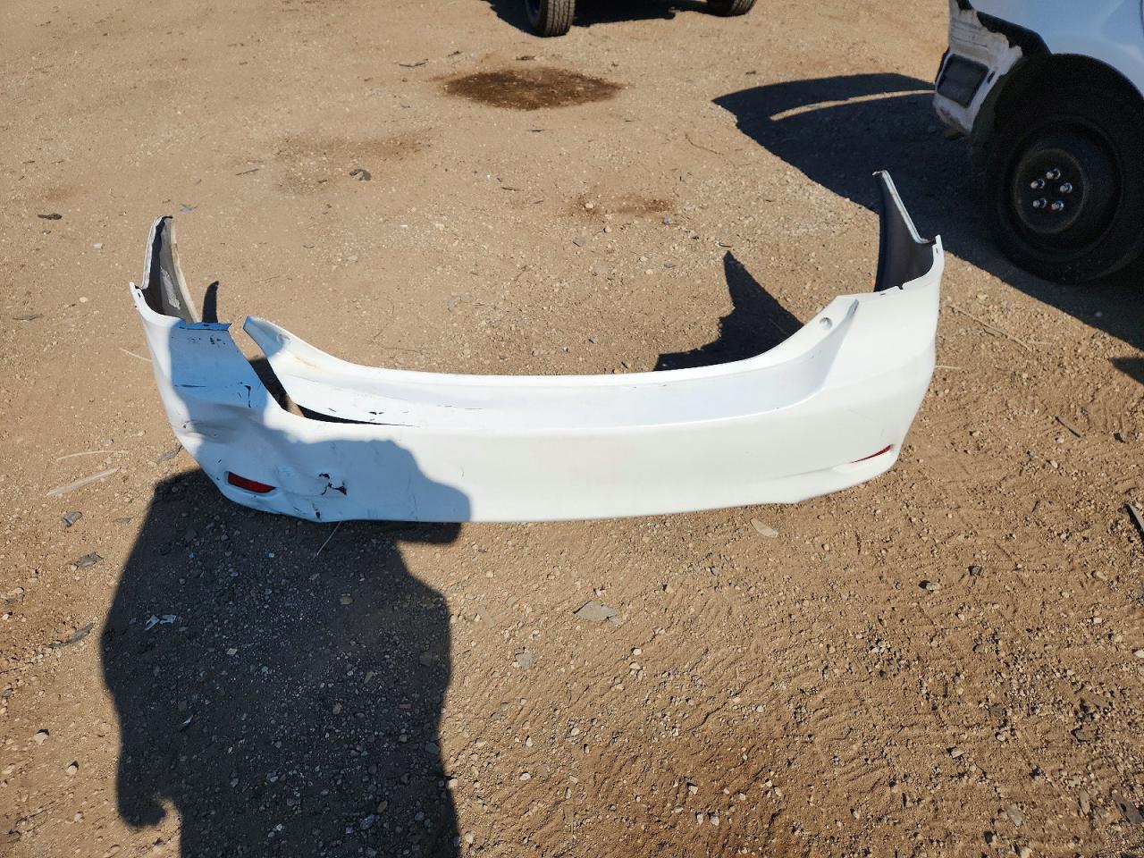 2013 Toyota Corolla Le White vin: 2T1BU4EE2DC111802